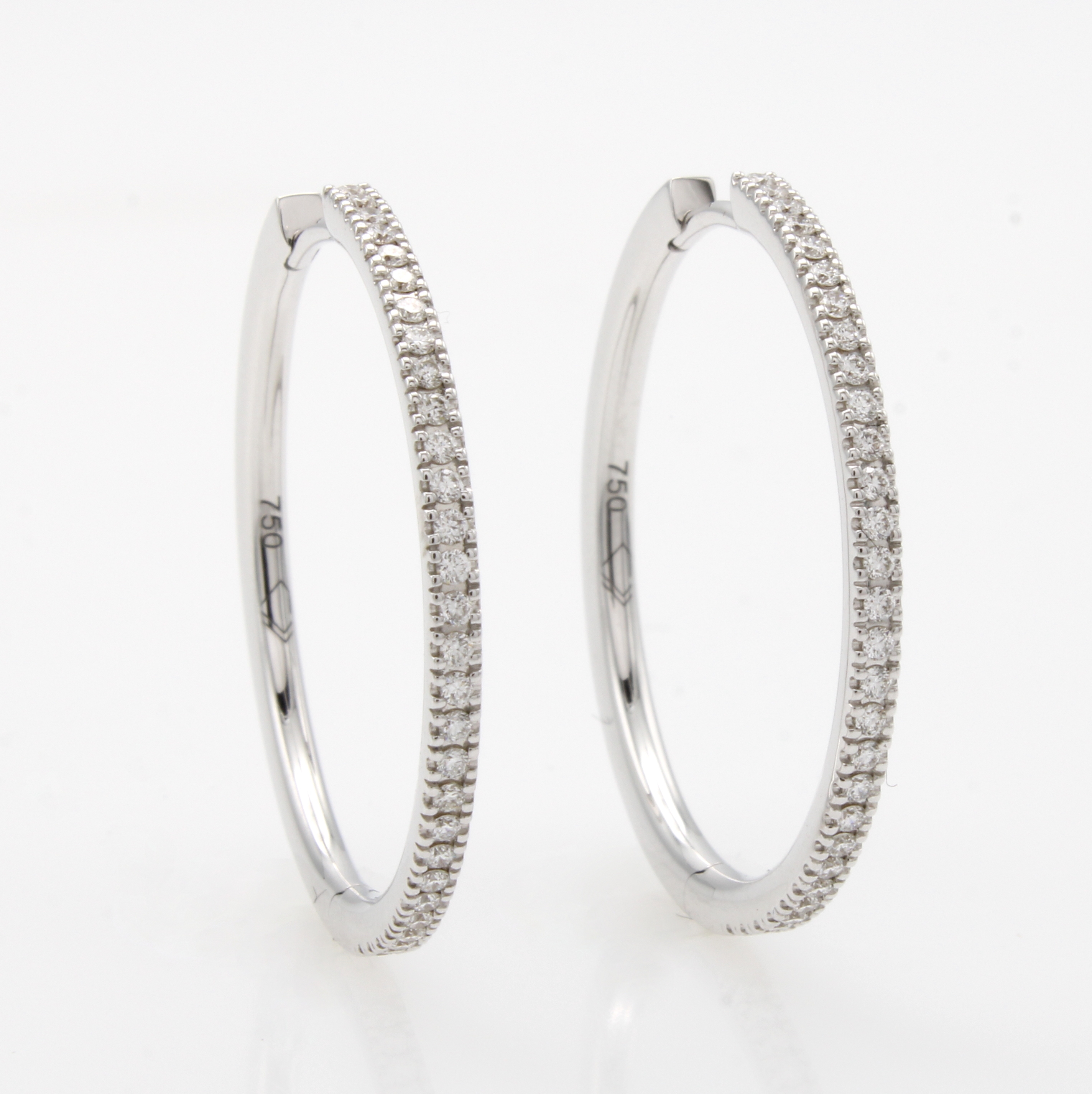 Image 27050009 - Paar Klappcreolen mit Brillanten, WG 750/000, Brill. zus. ca. 0,28 ct Weiß/lupenrein ...