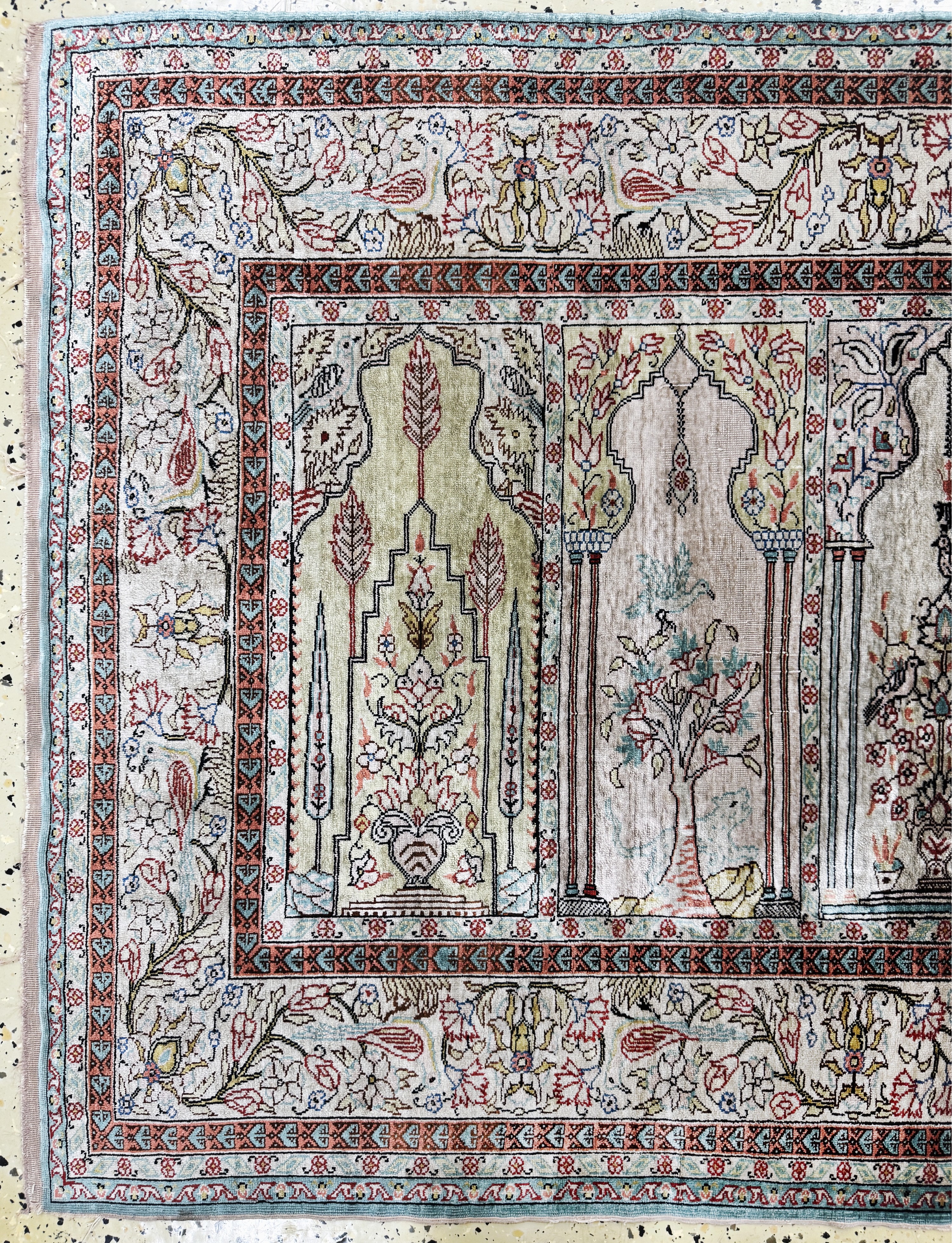 Detail b: Seiden Kayseri, Türkei, Mitte 20.Jhd, reineNaturseide, ca. 135 x 93 cm, EHZ: 2-3