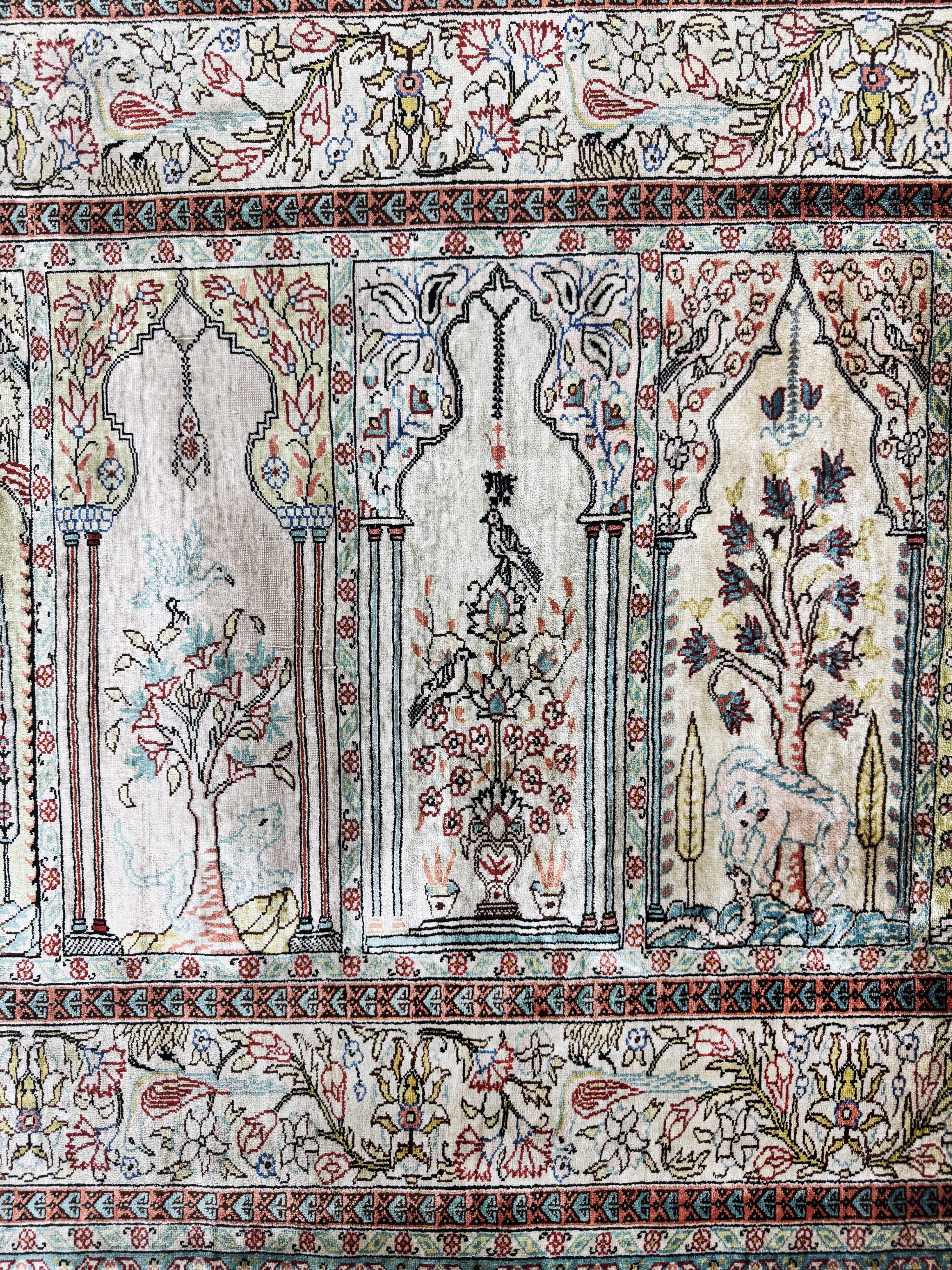 Detail c: Seiden Kayseri, Türkei, Mitte 20.Jhd, reineNaturseide, ca. 135 x 93 cm, EHZ: 2-3