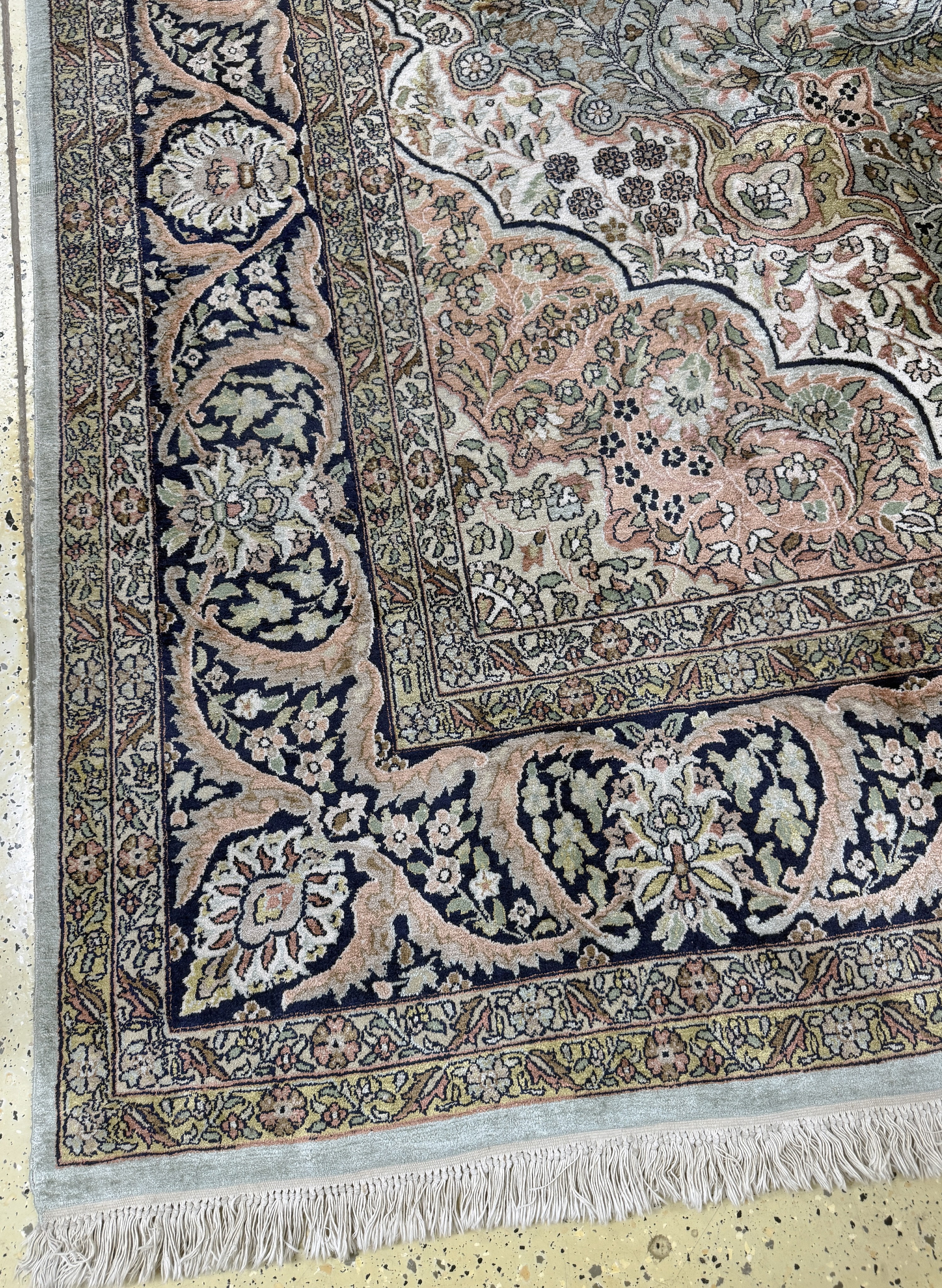Detail c: Kaschmir Seide, Indien, Ende 20.Jhd, merzerisierte Baumwolle, ca. 375 x 270 cm, EHZ: 2-3