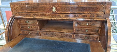 27050626f - Cylinder office/writing secretary, Louis- Seize, around 1780, walnut veneer, three- ...