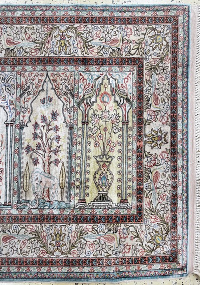 27050658a - Seiden Kayseri, Türkei, Mitte 20.Jhd, reineNaturseide, ca. 135 x 93 cm, EHZ: 2-3 ...