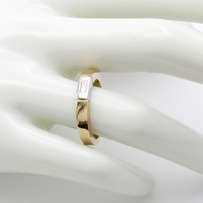 27050727b - Ring mit Diamant, GG/WG 585/000, Diam.-Ba- guette ca. 0,05 ct feines Weiß/vs, RW ca. 55 ...