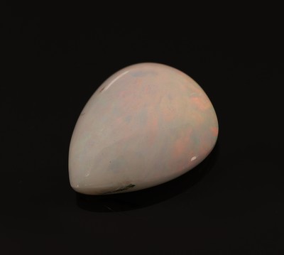 Image Loser Opal, ca. 12.96 ct, tropfenf. Cabochon, zartes Farbspiel in Rot, Grün und Blau ...