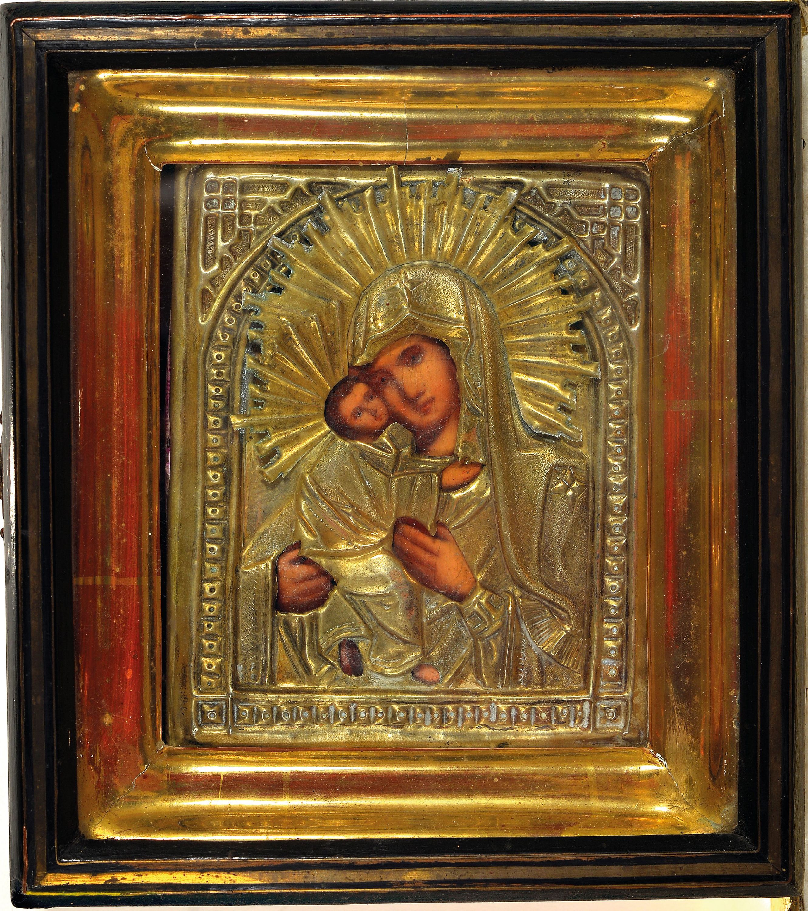 Detail k: Marienikone, Russland, 19.Jh., Maria Glykophilousa, Oklad vergoldet, Tempera auf Holz, unter Glas gerahmt 20x17 cm, Scharnier besch.