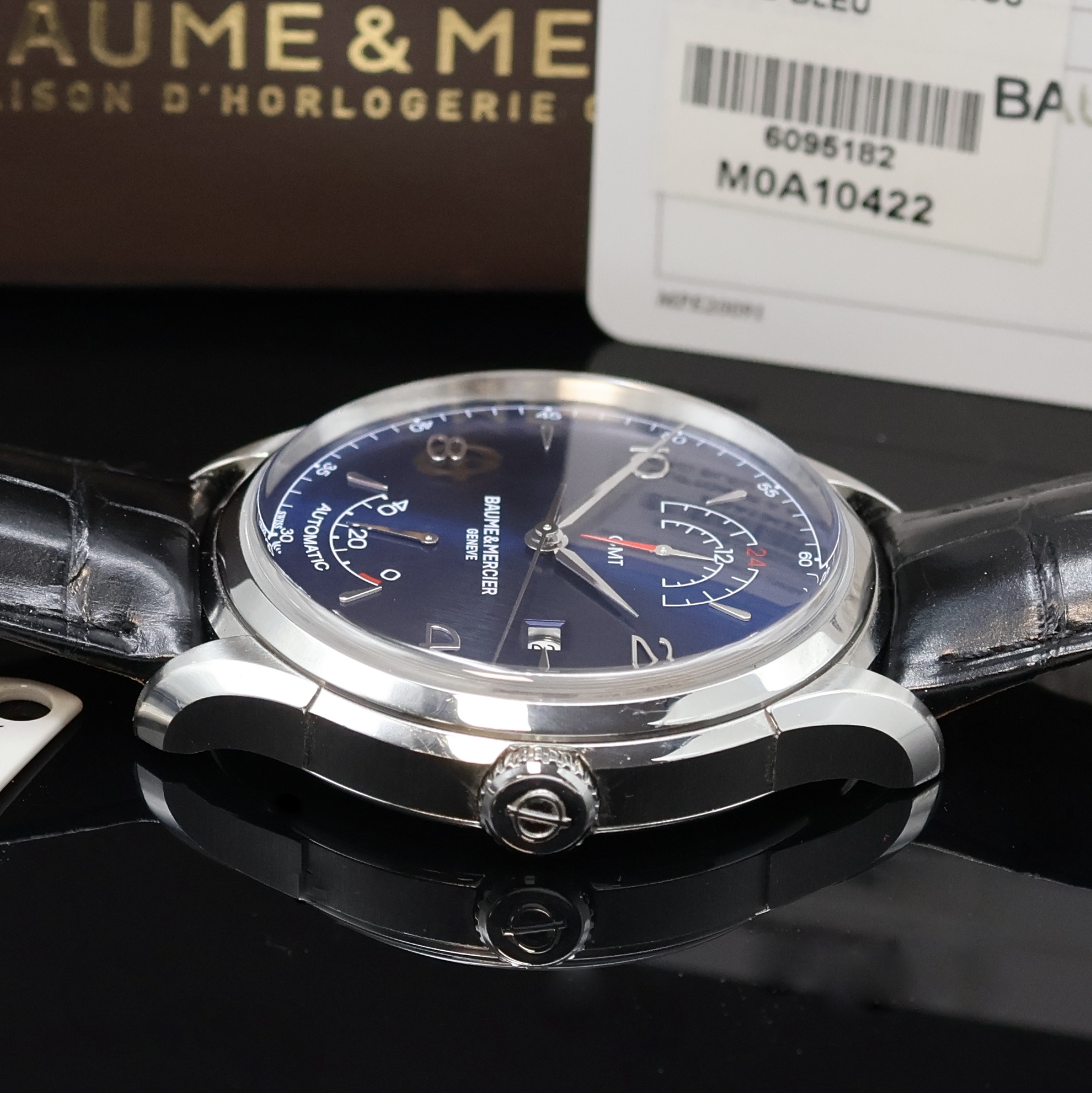Detail c: BAUME & MERCIER Clifton Herrenarmbanduhr GMT Referenz M0A10422, Schweiz verk. lt. beil. Garantiekarte 11/2020, Automatik, beids. vergl. Edelstahlgeh. ...