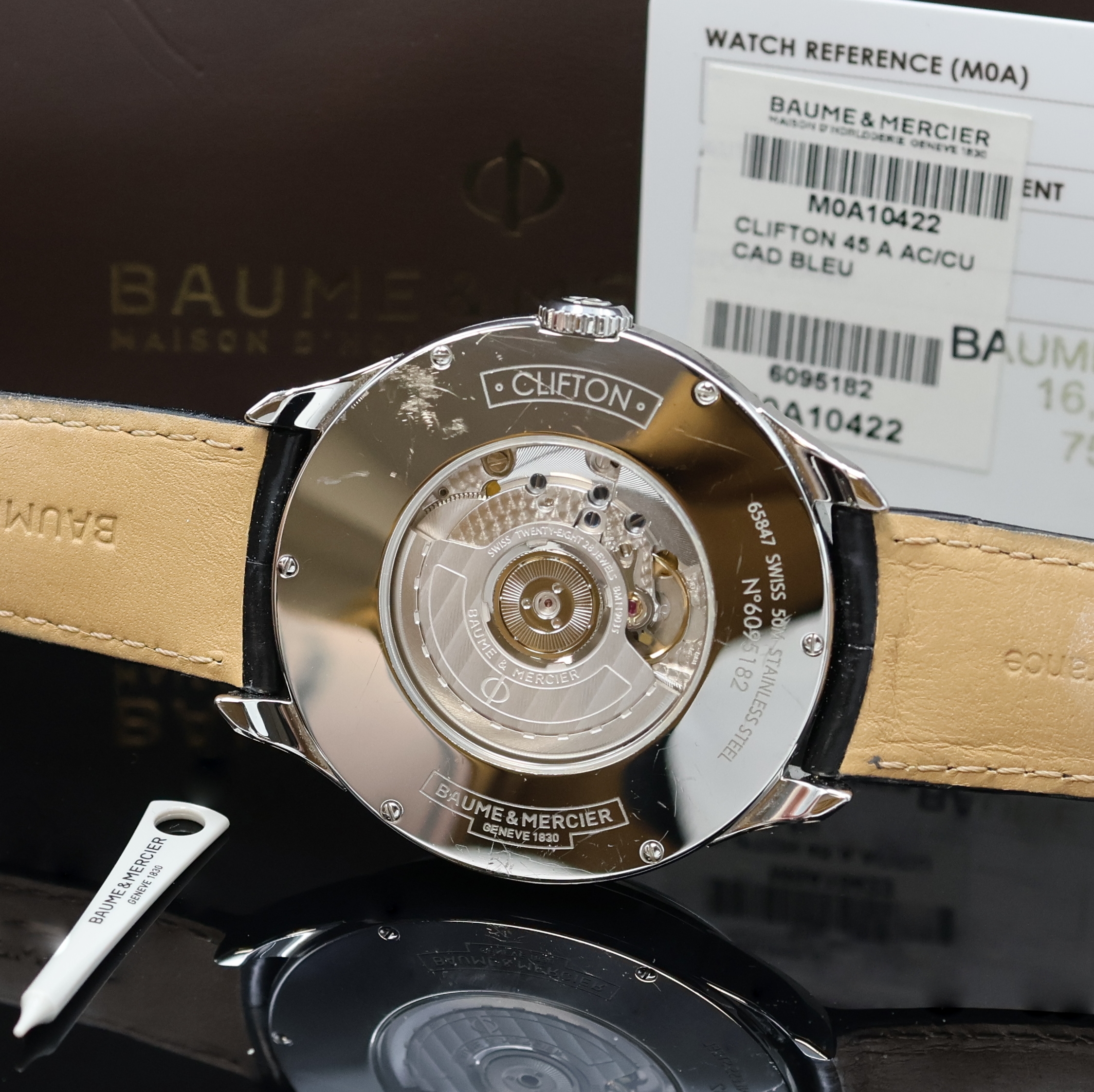 Detail e: BAUME & MERCIER Clifton Herrenarmbanduhr GMT Referenz M0A10422, Schweiz verk. lt. beil. Garantiekarte 11/2020, Automatik, beids. vergl. Edelstahlgeh. ...