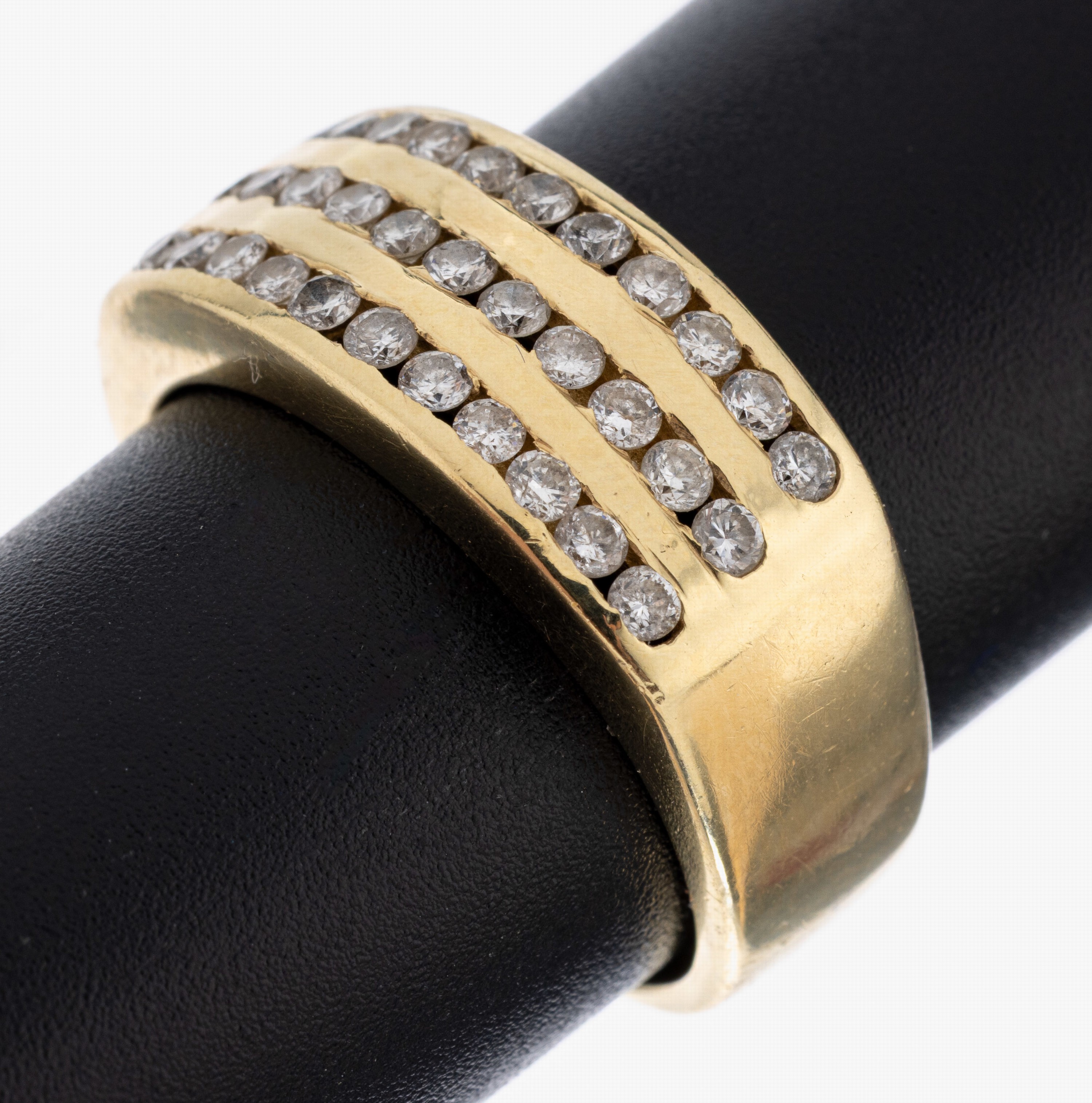 Image 27050971 - 14 kt Gold Brillant-Ring, GG 585/000, 33 Brillanten zus. ca. 0.66 ct Weiß/p, RW 61, ...