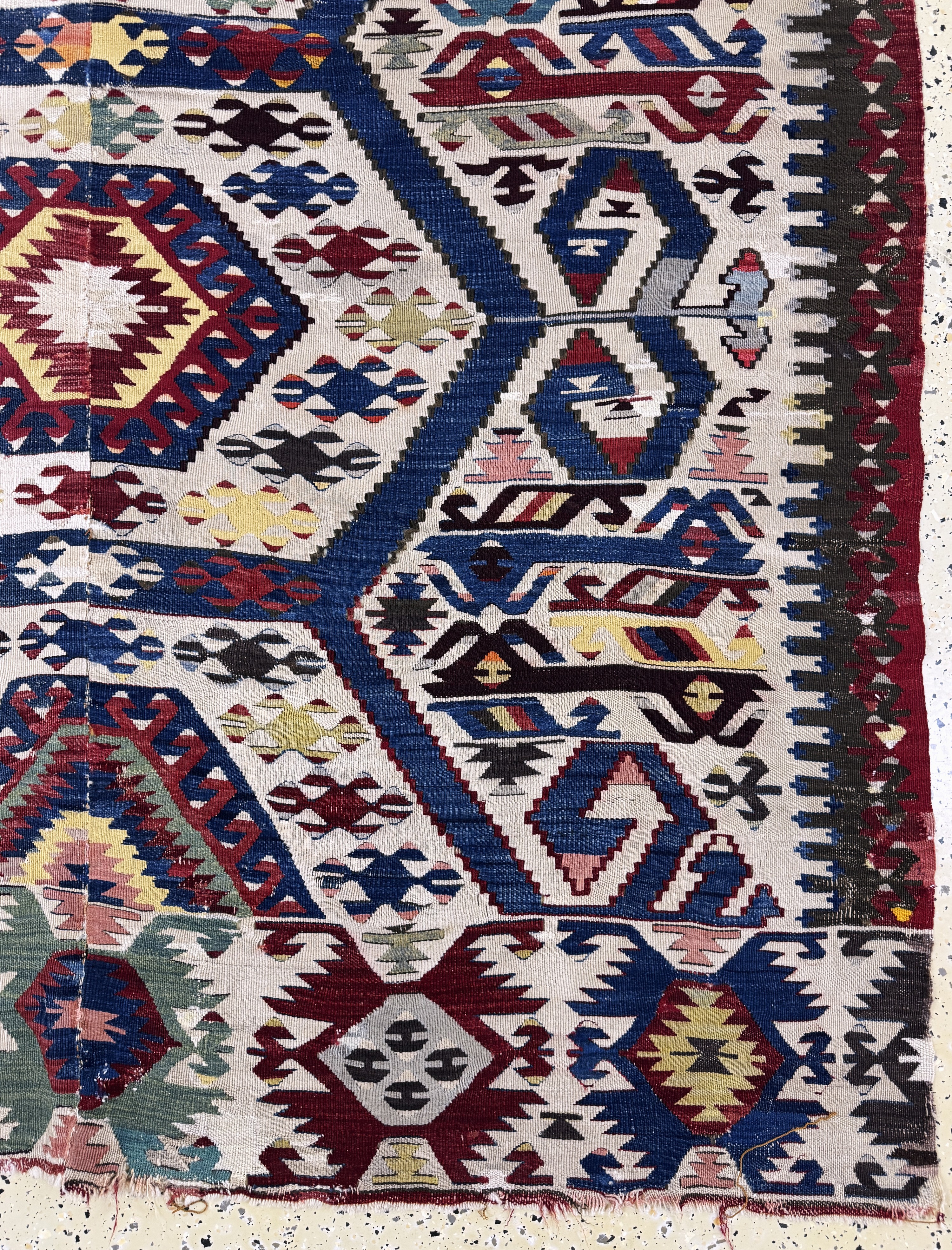 Detail a: Aydin Kelim, Türkei, um 1900, Wolle auf Wolle, ca. 265 x 160 cm, 2 bahnig, EHZ: 3, Restaurierungen