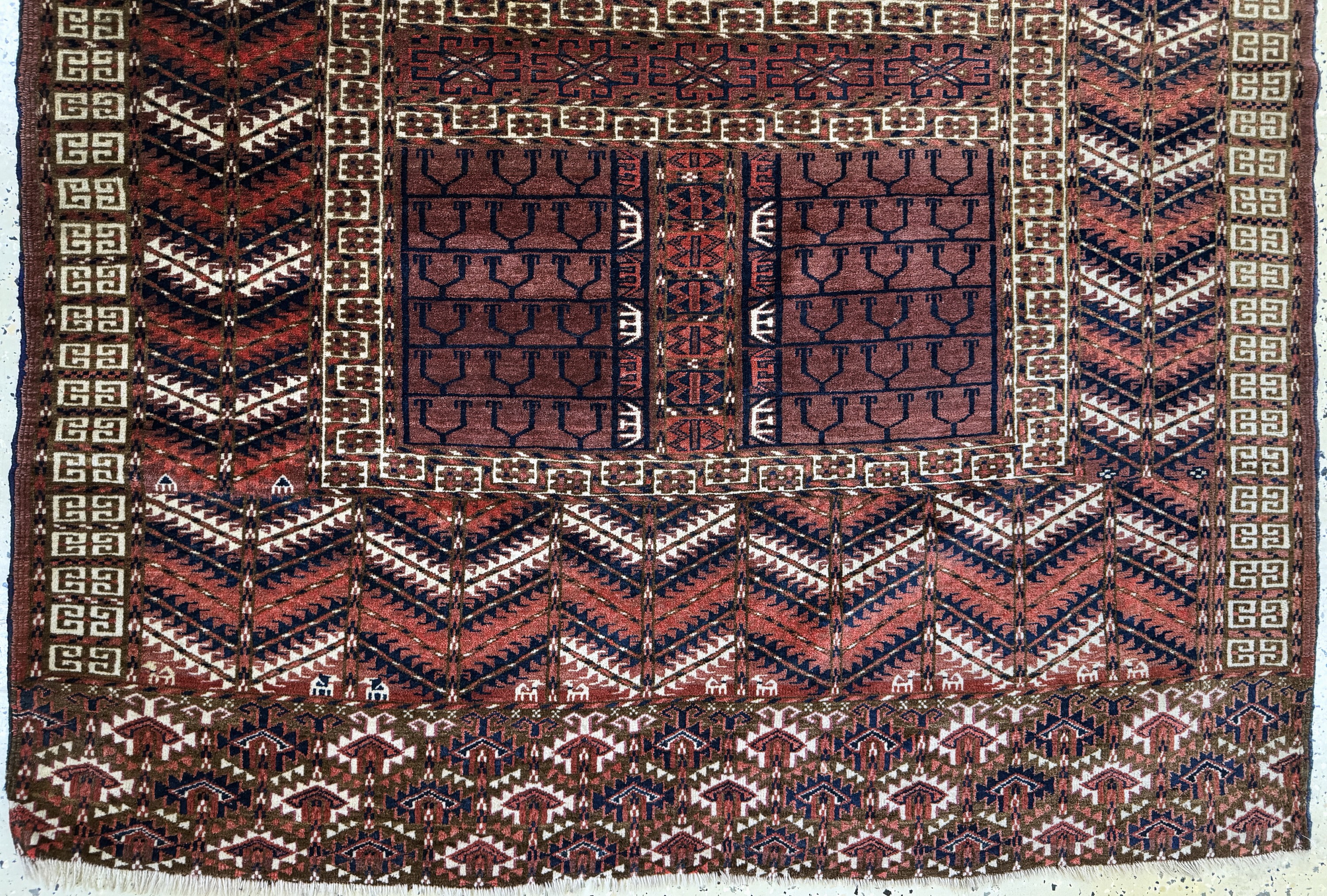 Detail b: Tierbaum Tekke Engsi, Turkmenistan, um 1900, Wolle auf Wolle, ca. 151 x 130 cm, EHZ: 2