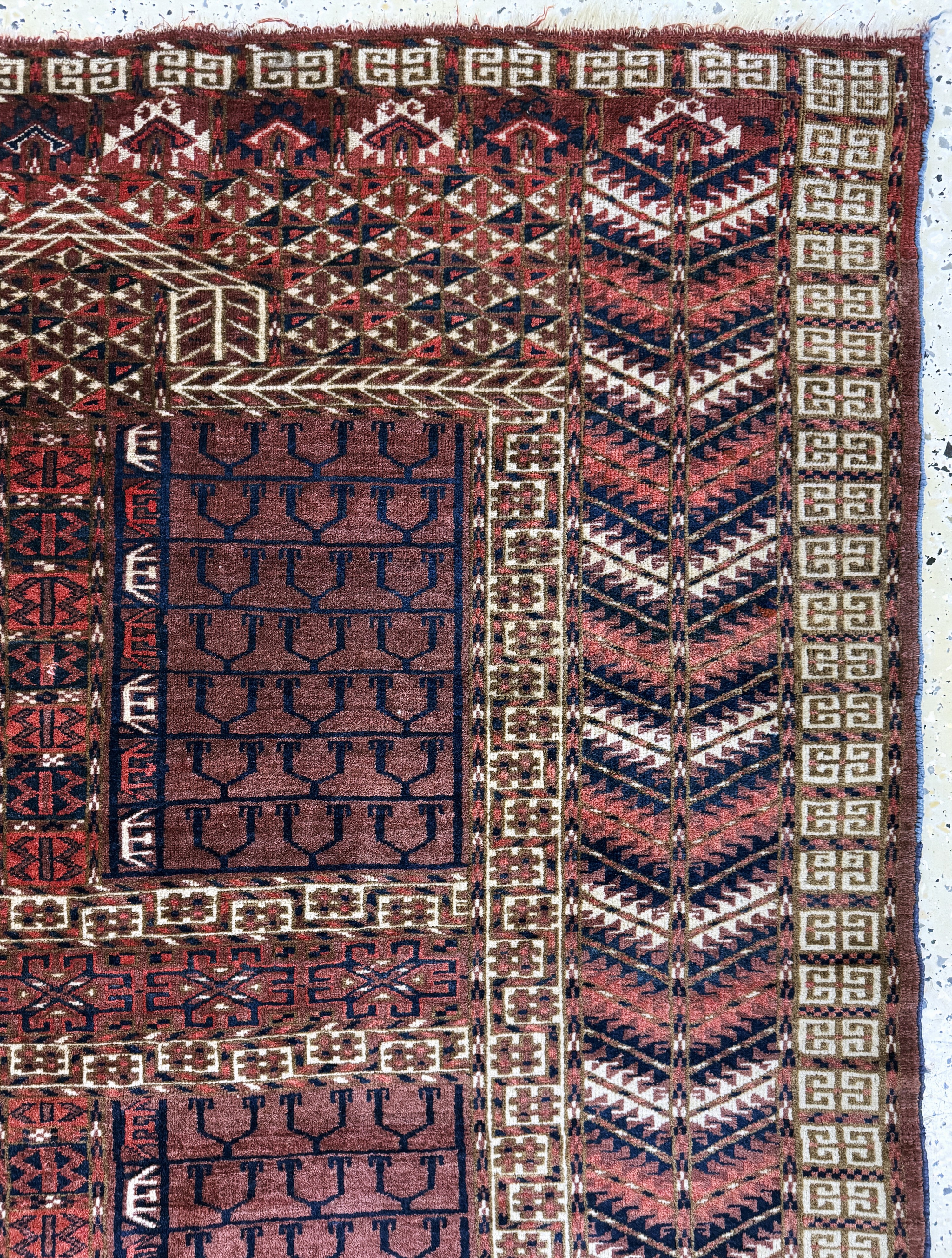 Detail c: Tierbaum Tekke Engsi, Turkmenistan, um 1900, Wolle auf Wolle, ca. 151 x 130 cm, EHZ: 2