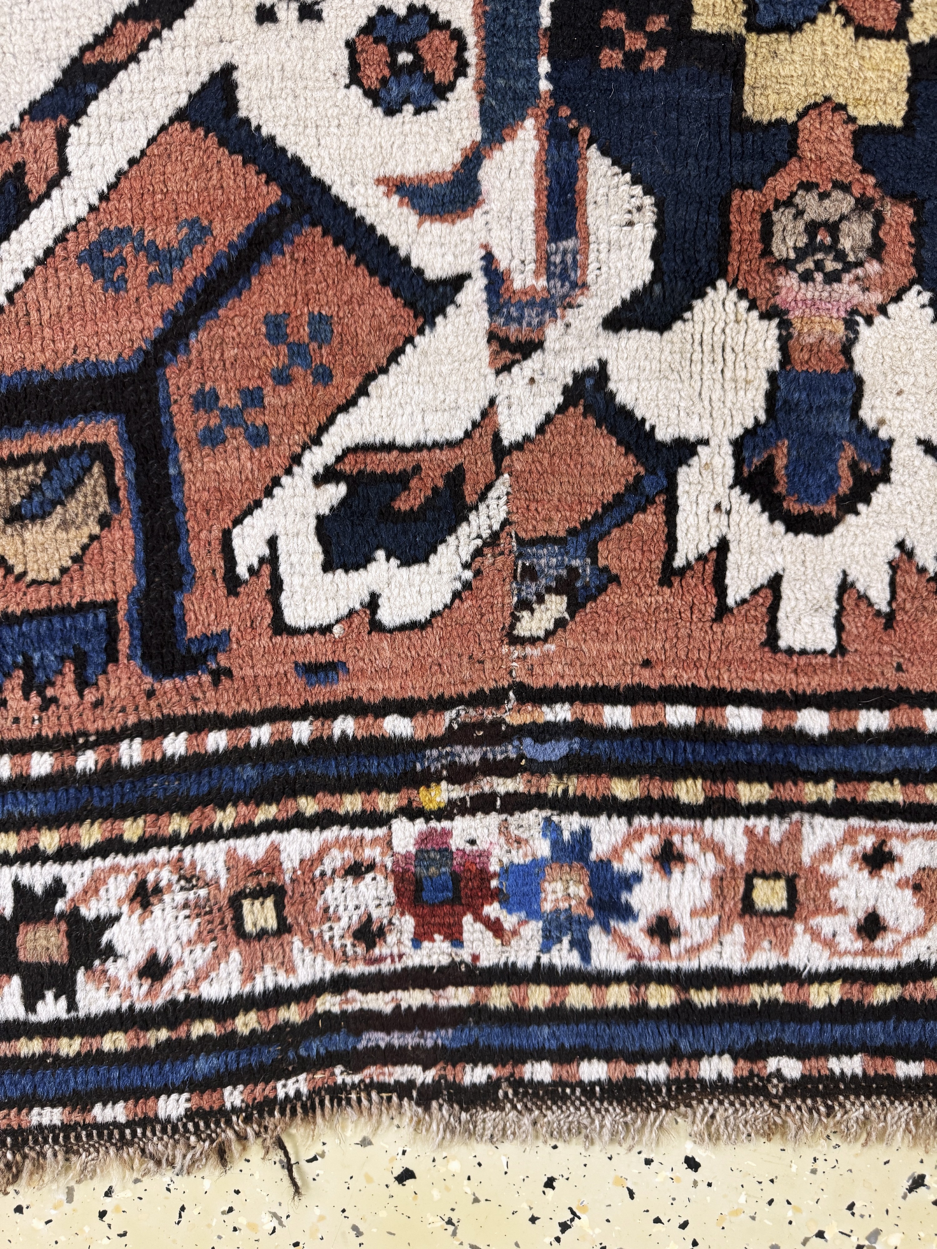 Detail h: Tschelaberd"Adler-Kazak", Kaukasus, 19.Jhd,Wolle auf Wolle, ca. 233 x 165 cm, EHZ: 3, (restaurierte Stellen)