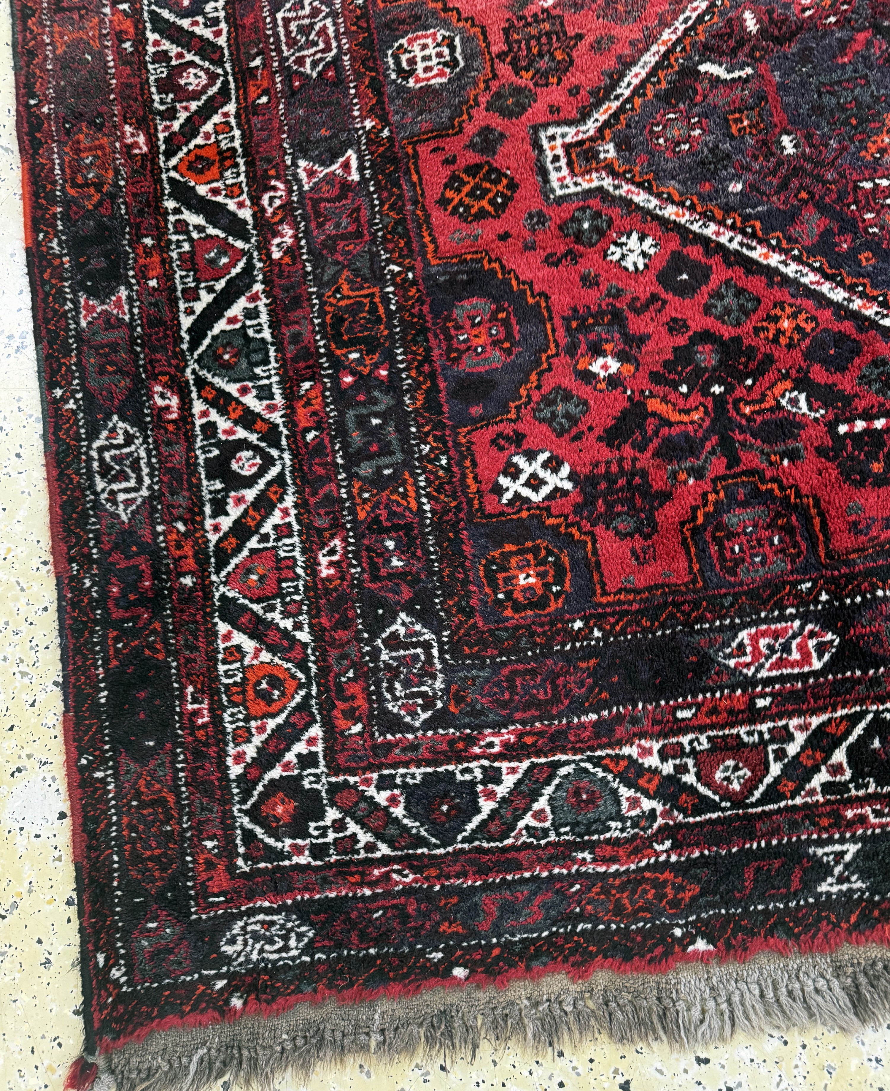 Detail e: Schiraz, Persien, Mitte 20.Jhd, Wolle auf Wolle, ca. 335 x 215 cm, EHZ: 2