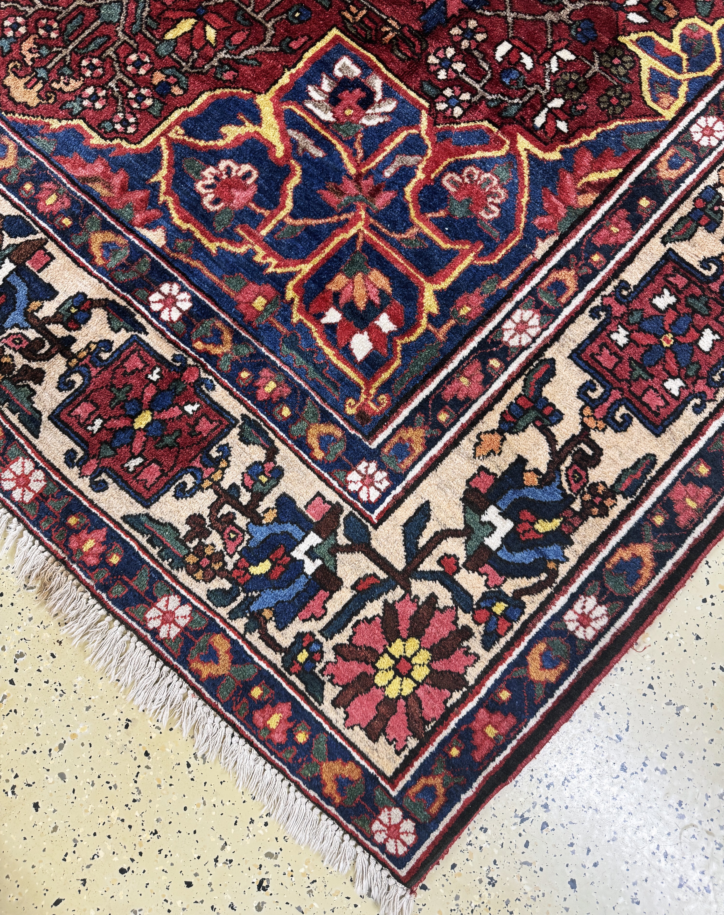 Detail a: Bachtiar, Persien, Mitte 20.Jhd, Wolle auf Baumwolle, ca. 303 x 212 cm, EHZ: 2