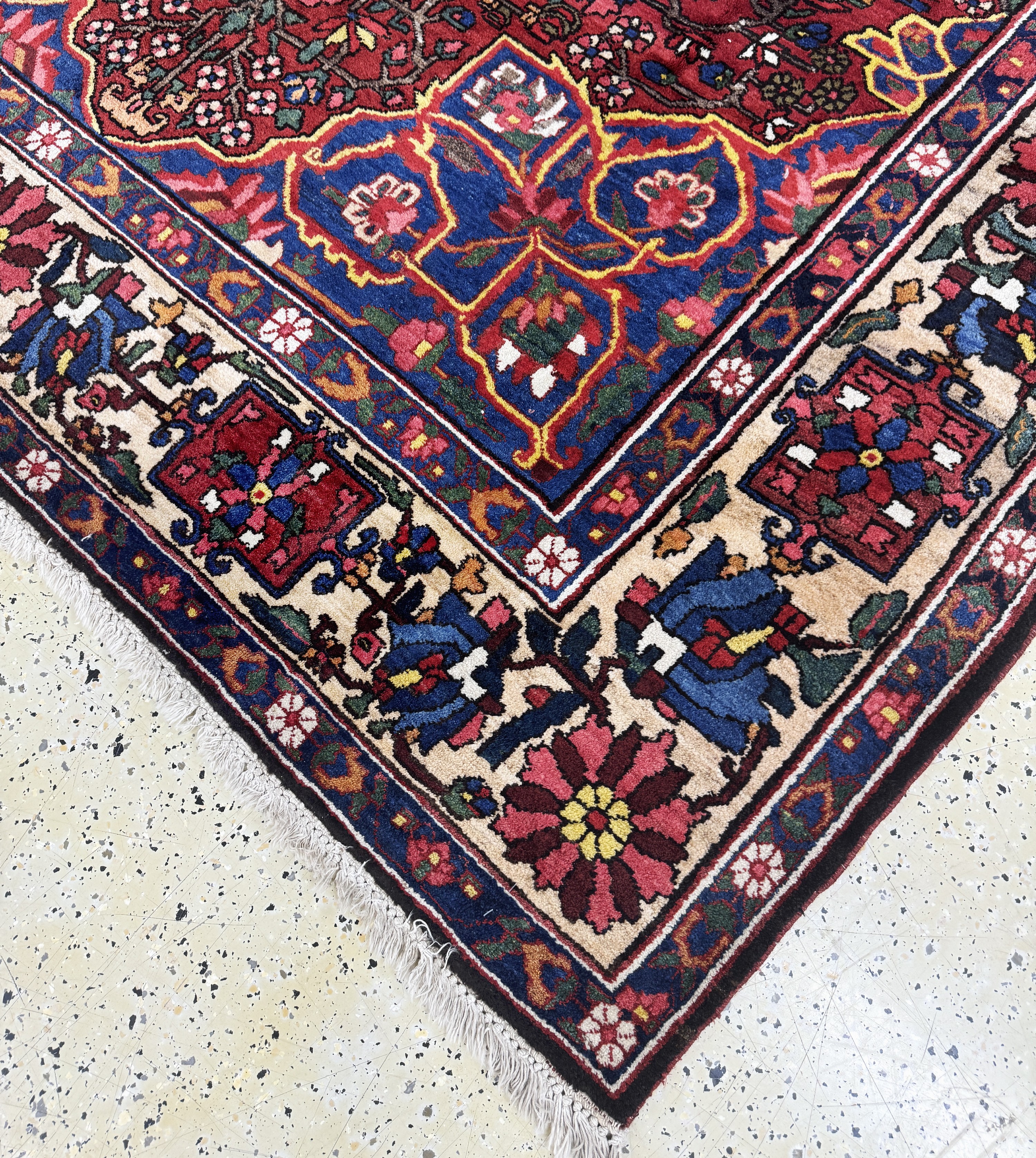 Detail d: Bachtiar, Persien, Mitte 20.Jhd, Wolle auf Baumwolle, ca. 303 x 212 cm, EHZ: 2