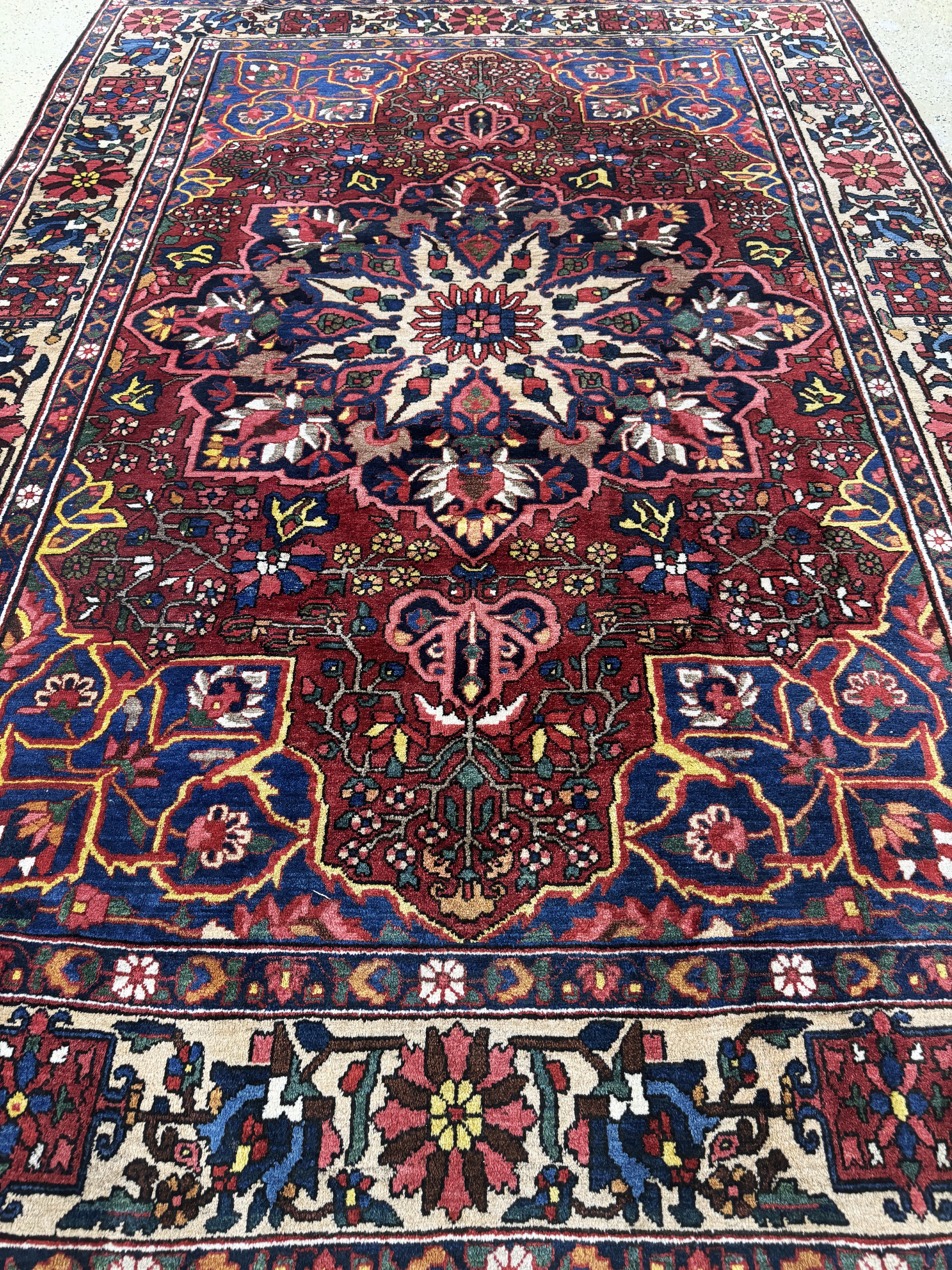 Detail f: Bachtiar, Persien, Mitte 20.Jhd, Wolle auf Baumwolle, ca. 303 x 212 cm, EHZ: 2
