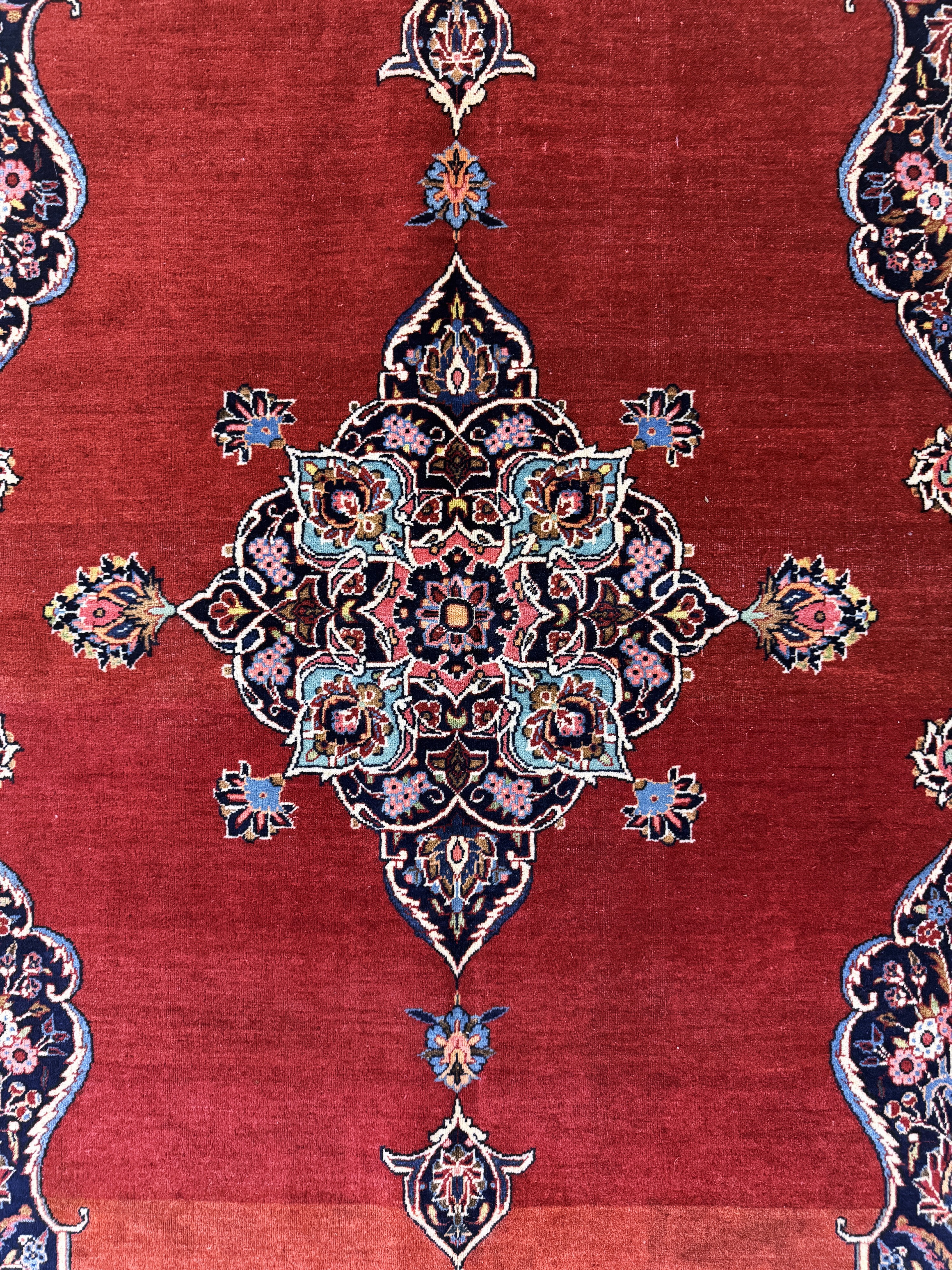 Detail d: Keschan Kork, Persien, Mitte 20.Jhd, Korkwolle auf Baumwolle, ca. 216 x 133 cm, EHZ: 2-3, (Abrasch)