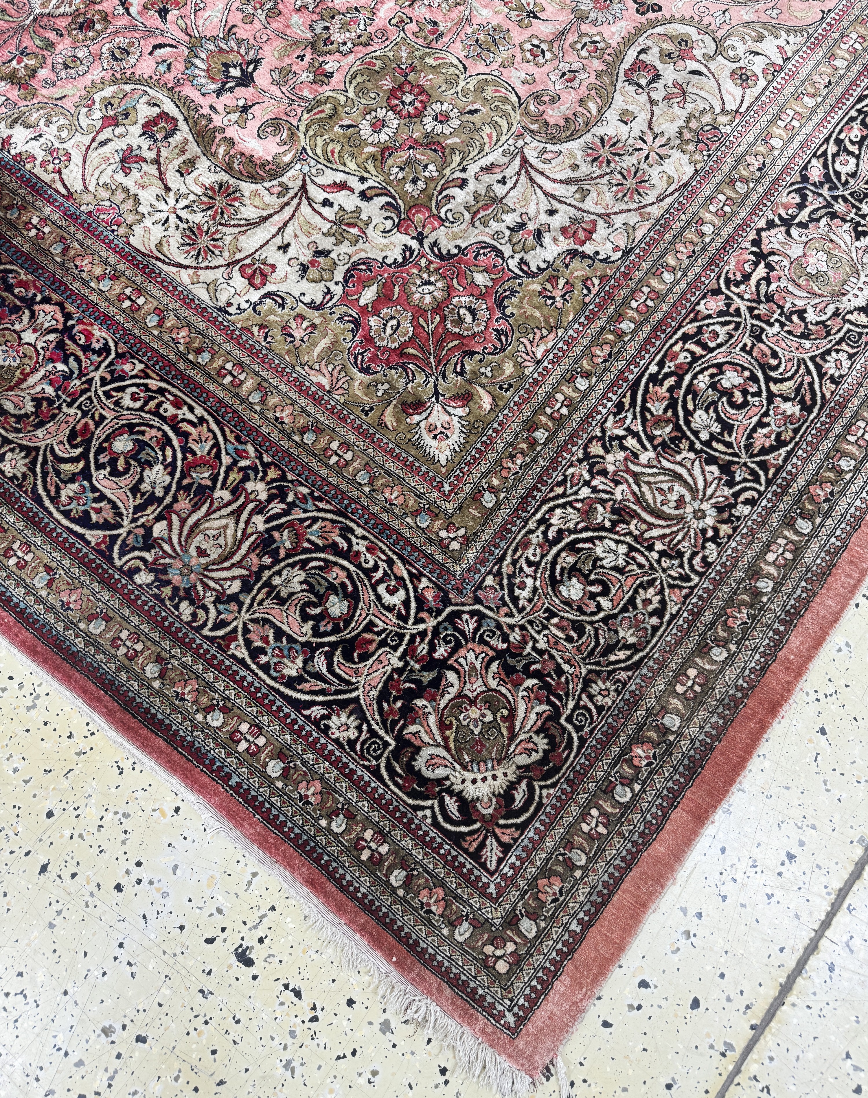 Detail i: Ghom Seide, Persien, Mitte 20.Jhd, reine Naturseide, ca. 375 x 250 cm, EHZ: 3