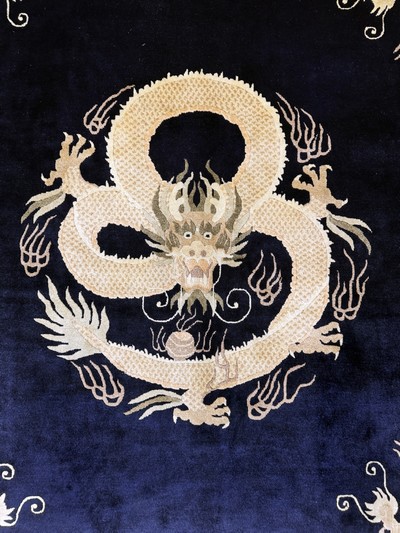 27050974c - China ´Drachenteppich´, Mitte 20.Jhd., Wolle auf Baumwolle, ca. 295 x 200 cm, EHZ: 1-2 ...