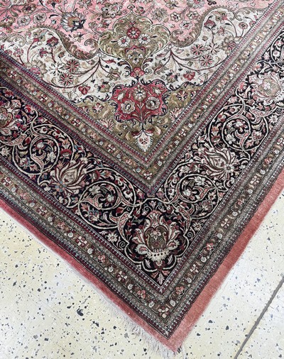 27050996i - Ghom Seide, Persien, Mitte 20.Jhd, reine Naturseide, ca. 375 x 250 cm, EHZ: 3 ...