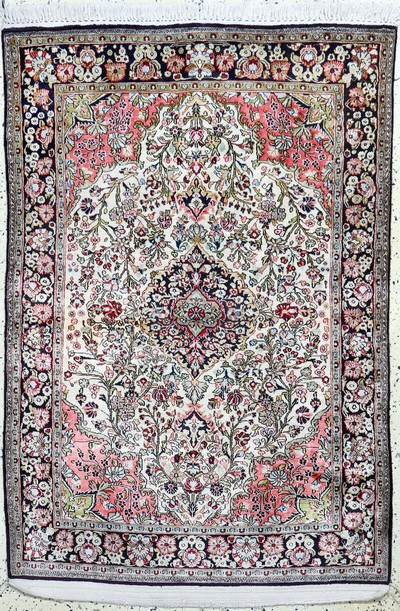 Image Ghom Seide, Persien, Mitte 20.Jhd, reine Naturseide, ca. 154 x 107 cm, EHZ: 2 ...