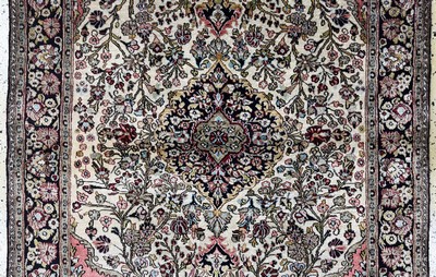 27050998b - Ghom Seide, Persien, Mitte 20.Jhd, reine Naturseide, ca. 154 x 107 cm, EHZ: 2 ...