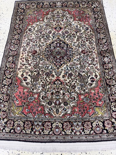 27050998d - Ghom Seide, Persien, Mitte 20.Jhd, reine Naturseide, ca. 154 x 107 cm, EHZ: 2 ...