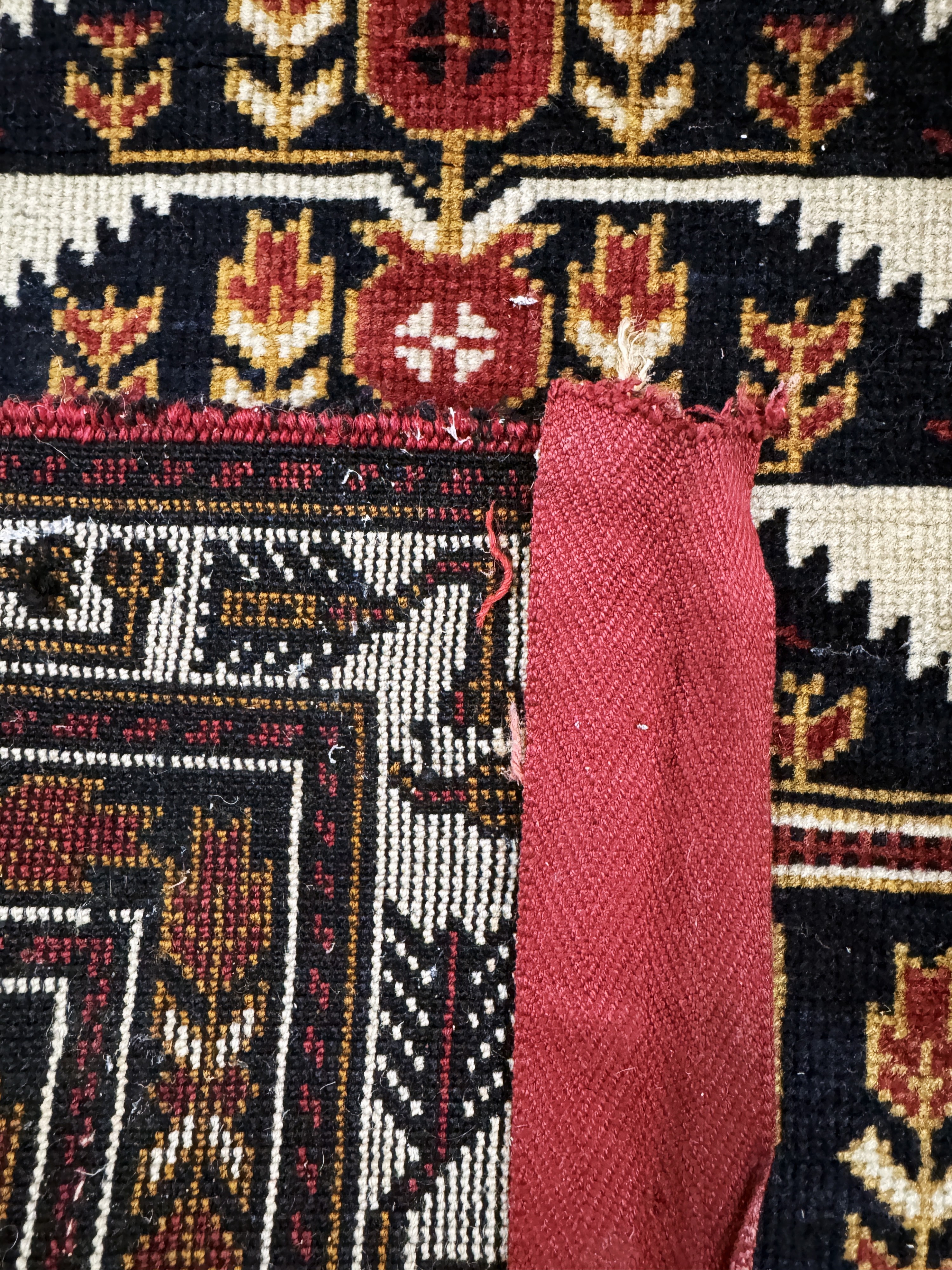 Detail f: Zakini fein, Afghanistan, Mitte 20.Jhd, Wolle auf Wolle, ca. 390 x 85 cm, EHZ: 2, (kleines Loch)