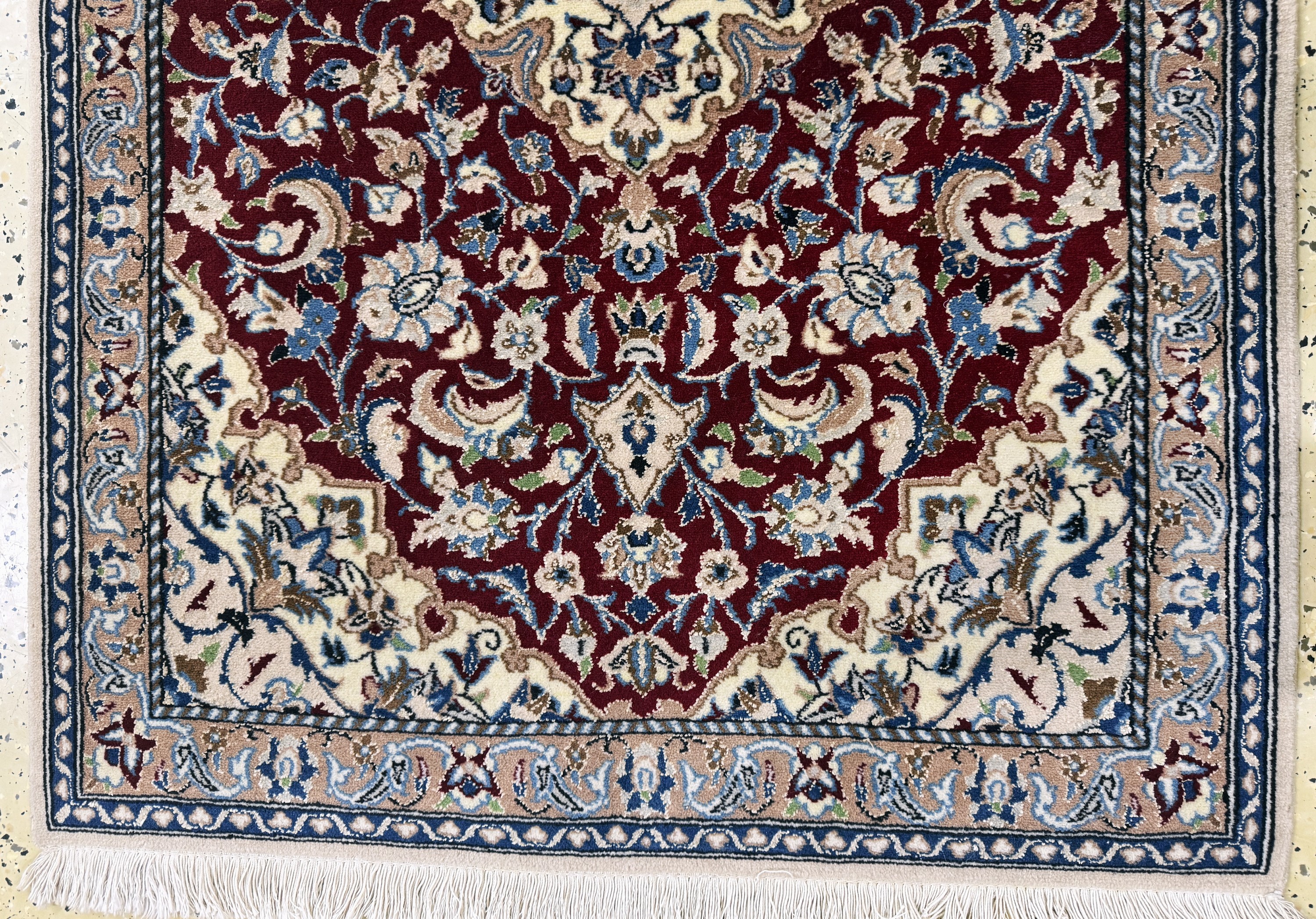 Detail b: 2 Lots Nain fein(9 La), ca. 125 x 85 cm, Ghom Kork, ca. 80 x 60 cm, Ende 20.Jhd, Korkwolle auf Baumwolle, EHZ: 2