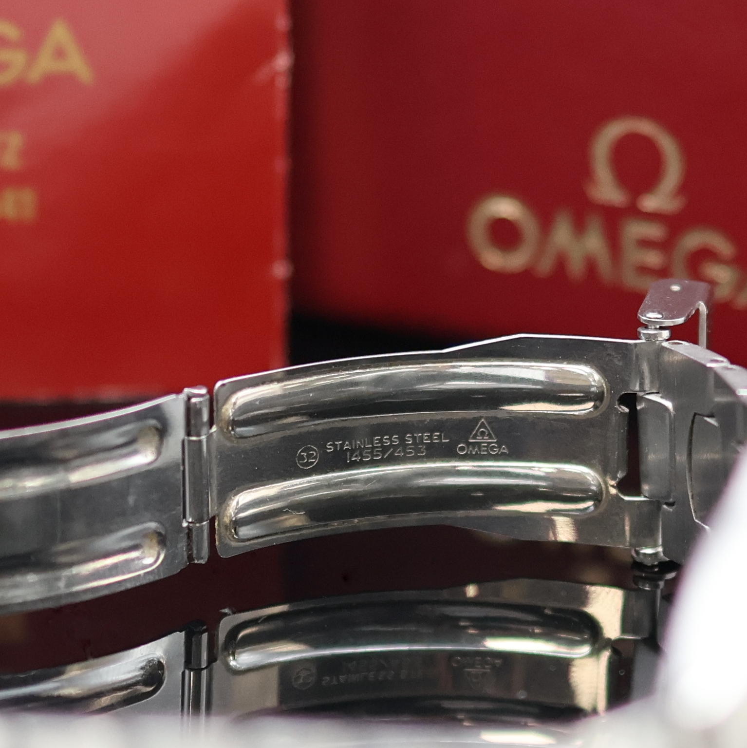 Detail f: OMEGA Herrenarmbanduhr Serie Seamaster Professional Referenz 396.1042, Schweiz um 1990, Edelstahl/Gold kombiniert inkl. Gliederband m. Faltschl. und ...