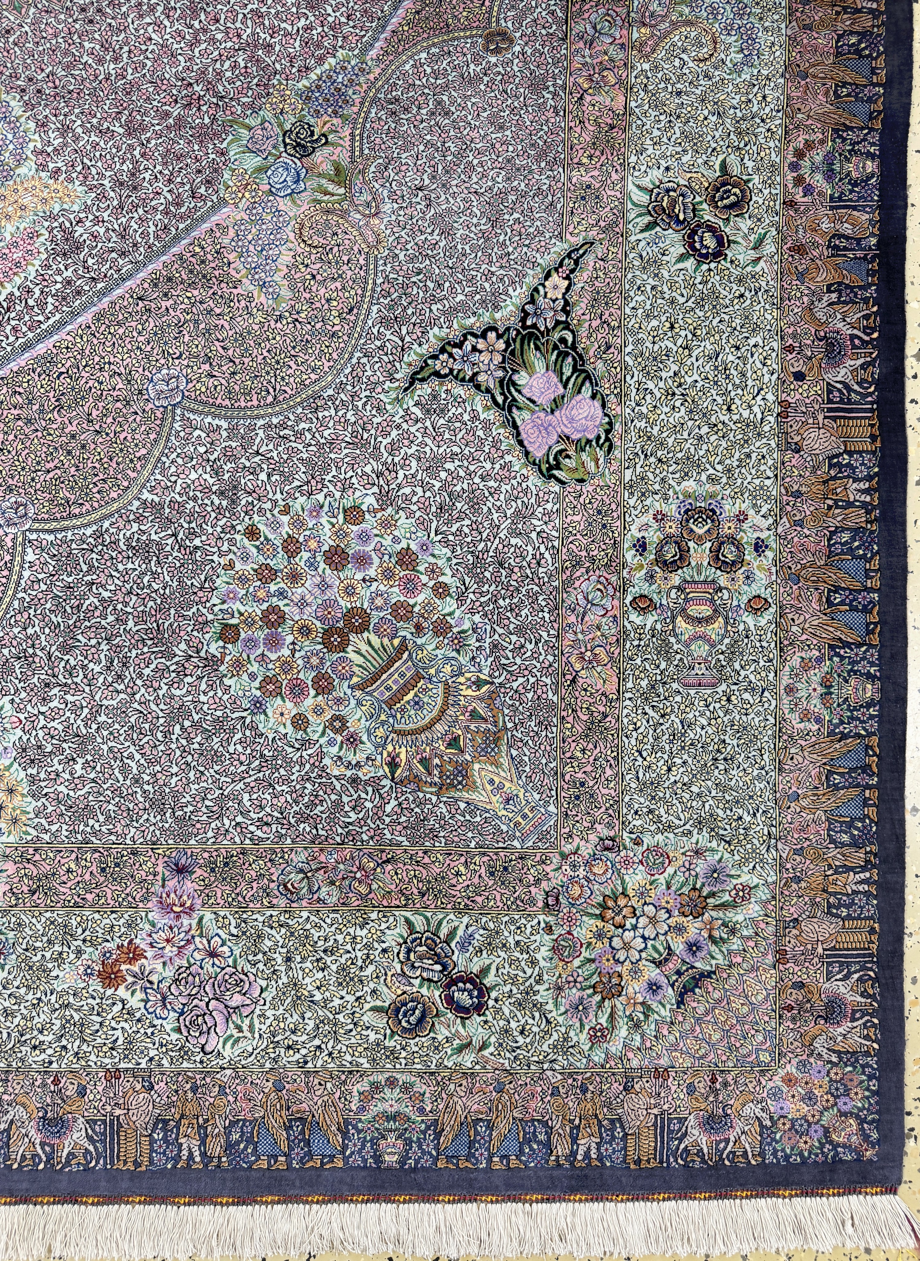 Detail a: Ghom Seide fein signiert, Persien, ca. 20 Jahre, reine Naturseide, ca. 300 x 200 cm, ca.1,0 Mio. Kn/qm, (sehr guter Zustand)