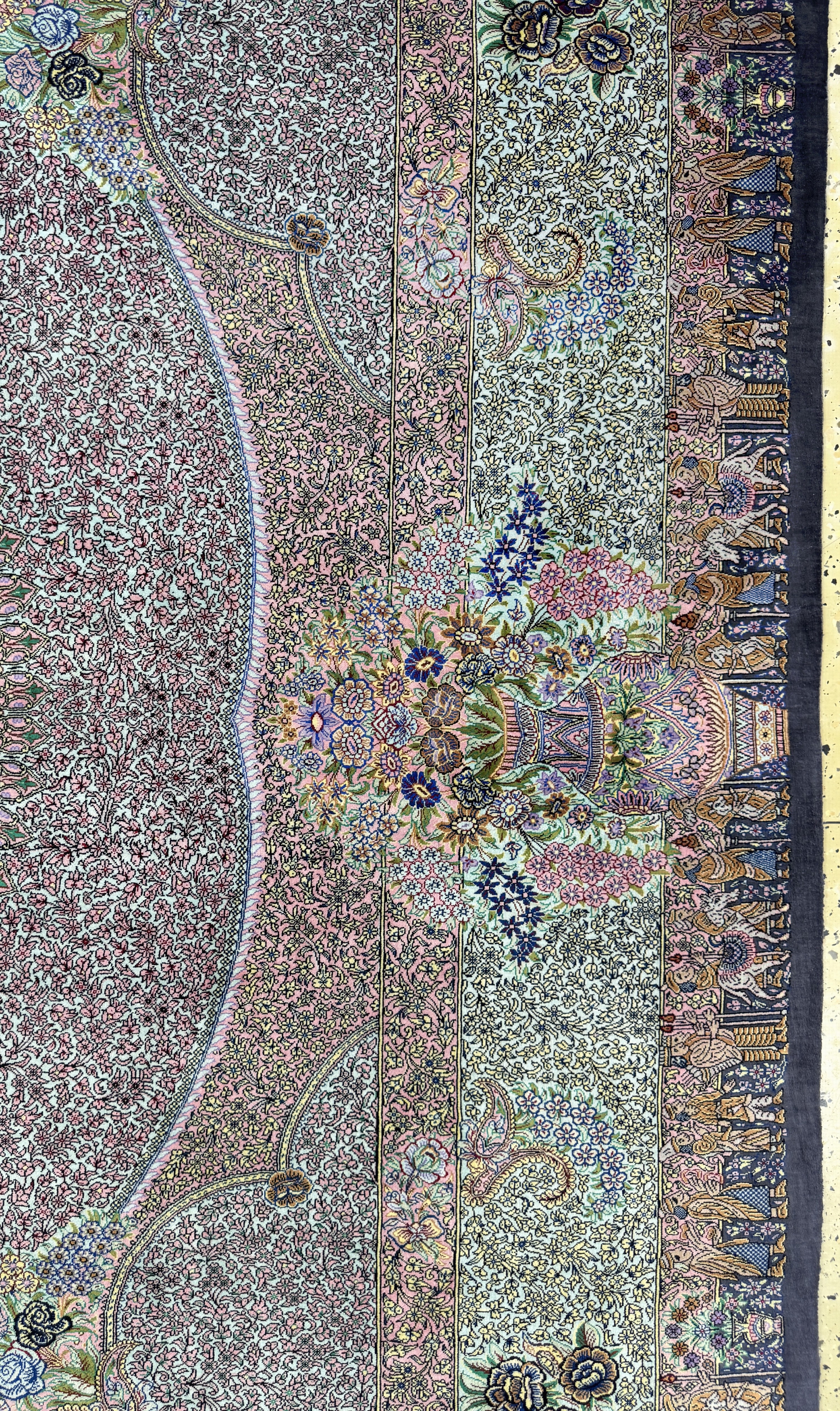 Detail e: Ghom Seide fein signiert, Persien, ca. 20 Jahre, reine Naturseide, ca. 300 x 200 cm, ca.1,0 Mio. Kn/qm, (sehr guter Zustand)