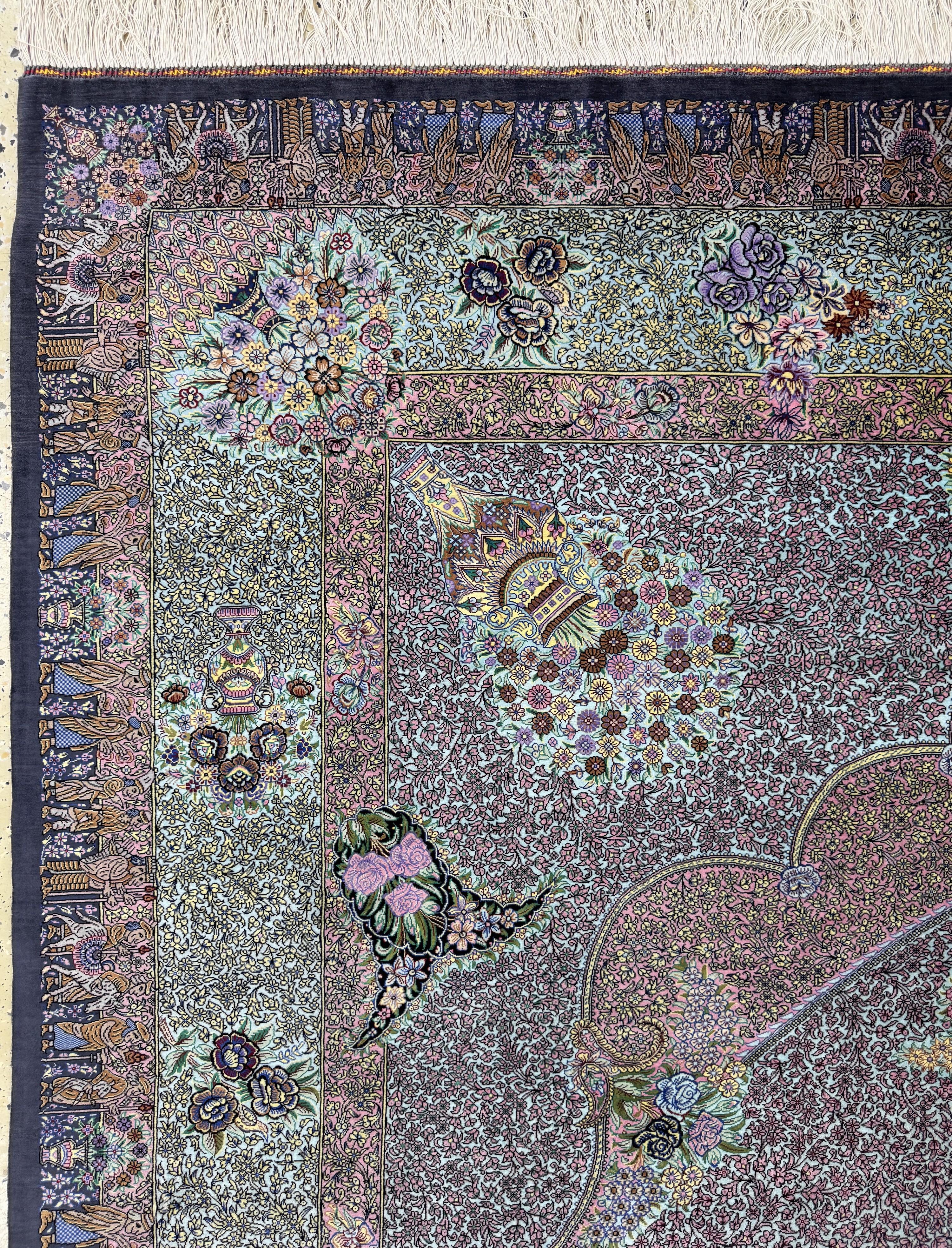 Detail f: Ghom Seide fein signiert, Persien, ca. 20 Jahre, reine Naturseide, ca. 300 x 200 cm, ca.1,0 Mio. Kn/qm, (sehr guter Zustand)