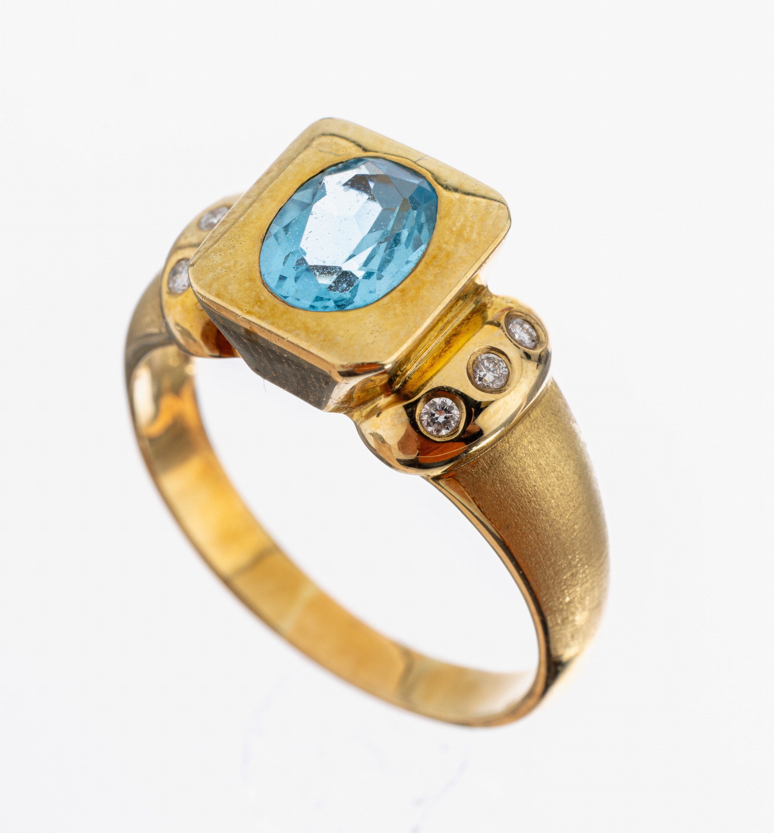 Image 27051094 - 14 kt Gold Topas-Brillant-Ring, GG 585/000,ovalfacett. Blautopas (beh.) ca. 1.20 ct, 6 ...