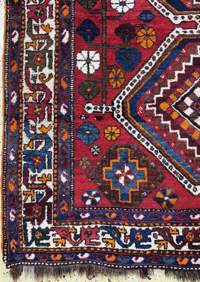 27051002b - Ghaschgai, Persien, Mitte 20.Jhd, Wolle aufWolle, ca. 250 x 160 cm, EHZ: 2 ...