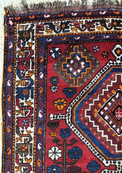 27051002c - Ghaschgai, Persien, Mitte 20.Jhd, Wolle aufWolle, ca. 250 x 160 cm, EHZ: 2 ...