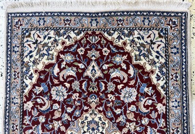 27051034a - 2 Lots Nain fein(9 La), ca. 125 x 85 cm, Ghom Kork, ca. 80 x 60 cm, Ende 20.Jhd, ...