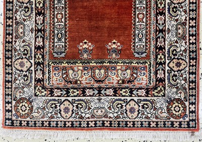 27051035c - Kaschmir Seide fein, Indien, Ende 20.Jhd, Naturseide auf Baumwolle, ca. 94 x 62 cm, ca. ...