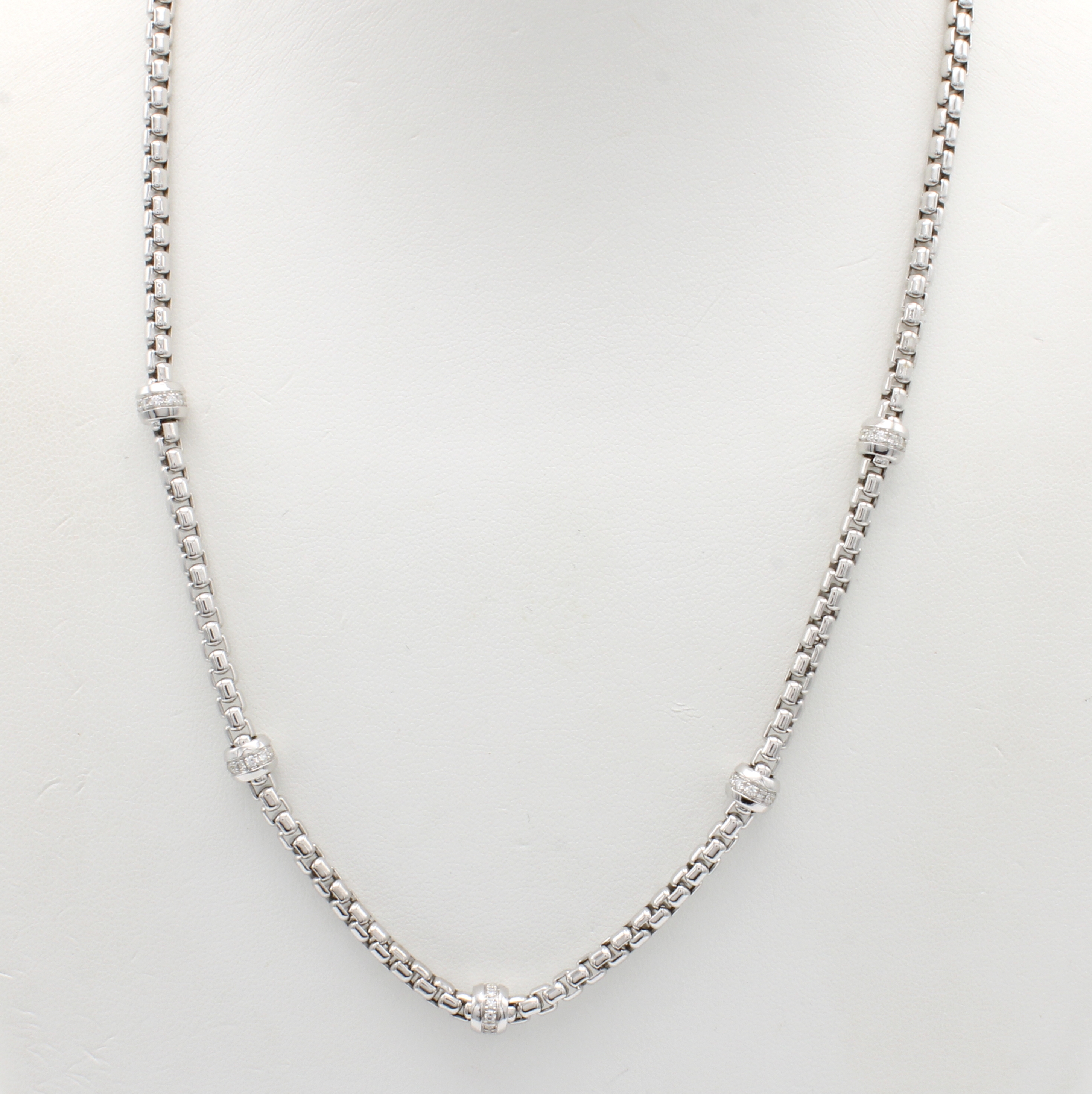 Image 27051145 - Collier mit Brillanten, WG 590/000, Brill. in 5 Elementen gef. zus. ca. 0.55 ct ...