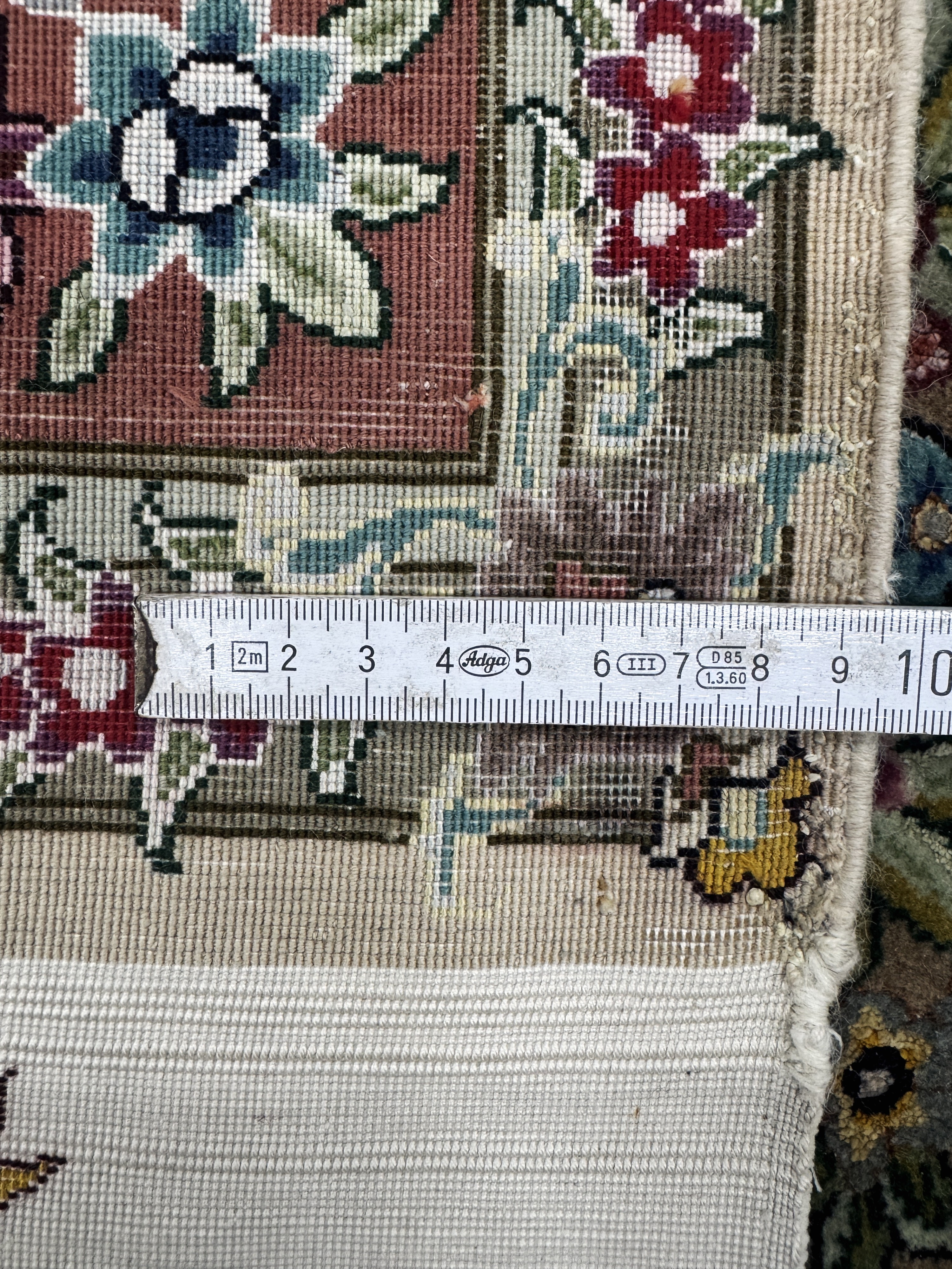 Detail h: Täbriz fein Persien, signiert"Shekari", datiert 1371(1993), Korkwolle mit und auf Seide, ca. 300 x 180 cm, ca. 640.000 Kn/qm, gereinigt, ...