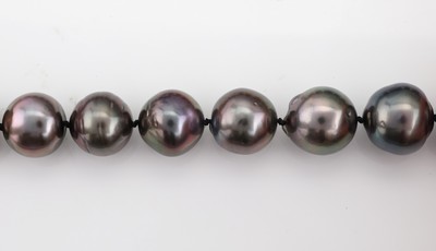27051130c - Tahitizuchtperl-Collier mit 14 kt Gold Schließe, WG 585/000, 37 unrunde Perlen, D.ca. ...