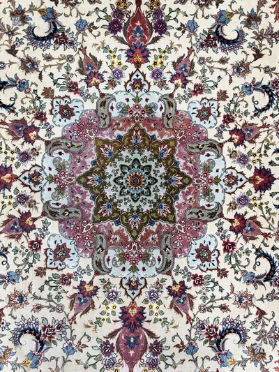 27051162d - Täbriz fein Persien, signiert´Shekari´, datiert 1371(1993), Korkwolle mit und auf ...