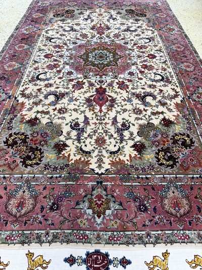 27051162g - Täbriz fein Persien, signiert´Shekari´, datiert 1371(1993), Korkwolle mit und auf ...