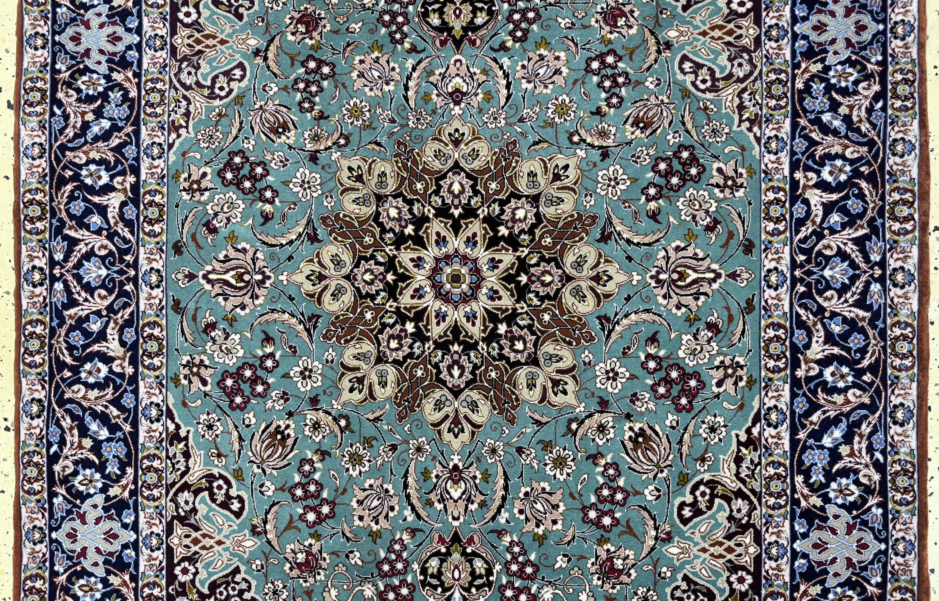 Detail b: Esfahan fein, Persien, Mitte 20.Jhd, Korkwolle auf Seide, ca. 174 x 115 cm, ca. 1,0Mio. Kn/qm, EHZ: 1-2