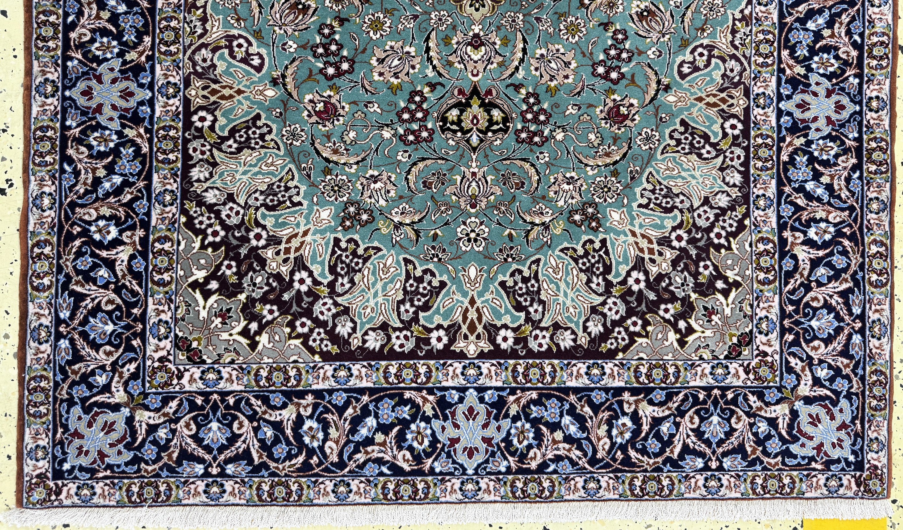 Detail c: Esfahan fein, Persien, Mitte 20.Jhd, Korkwolle auf Seide, ca. 174 x 115 cm, ca. 1,0Mio. Kn/qm, EHZ: 1-2