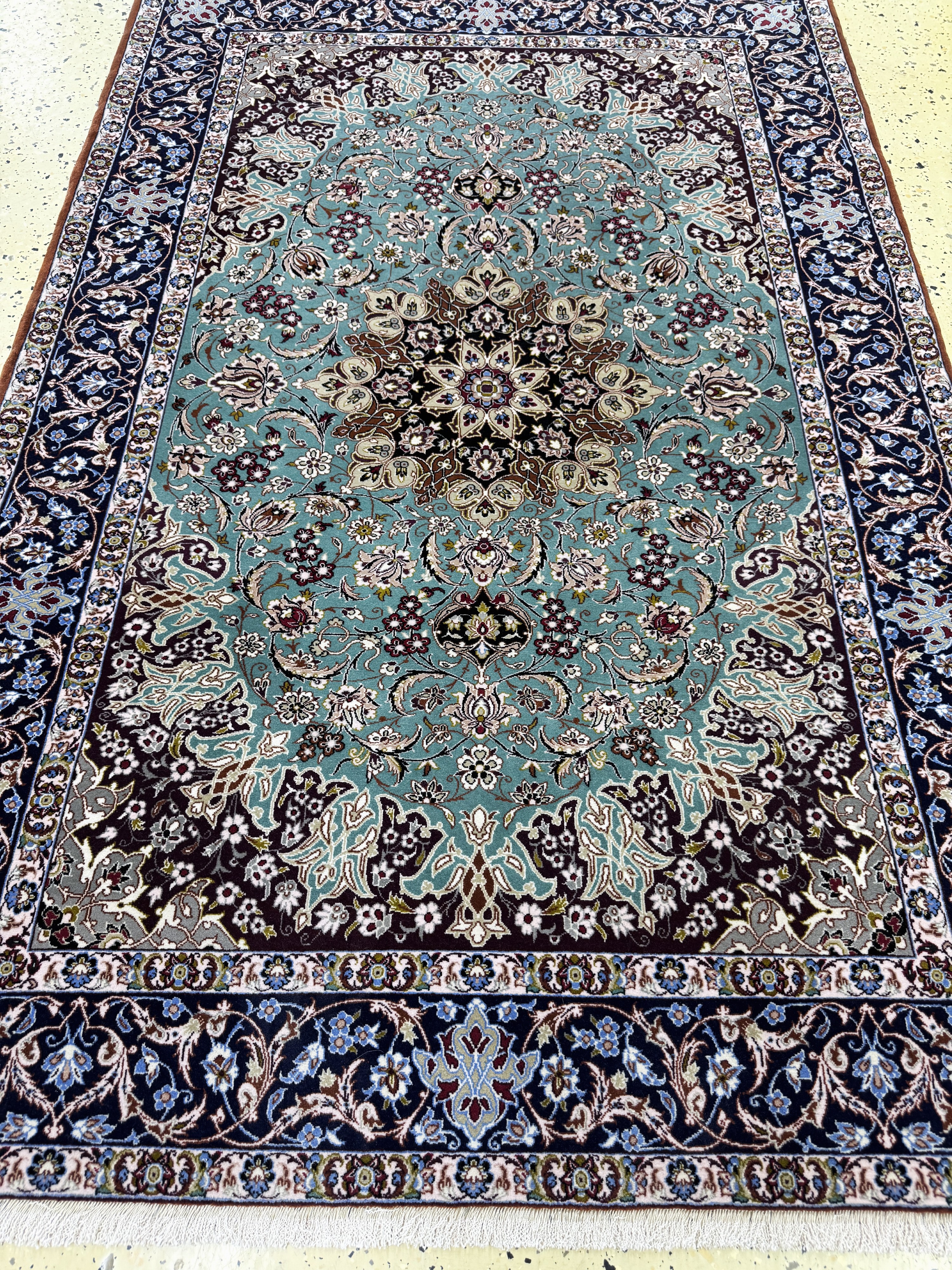 Detail e: Esfahan fein, Persien, Mitte 20.Jhd, Korkwolle auf Seide, ca. 174 x 115 cm, ca. 1,0Mio. Kn/qm, EHZ: 1-2