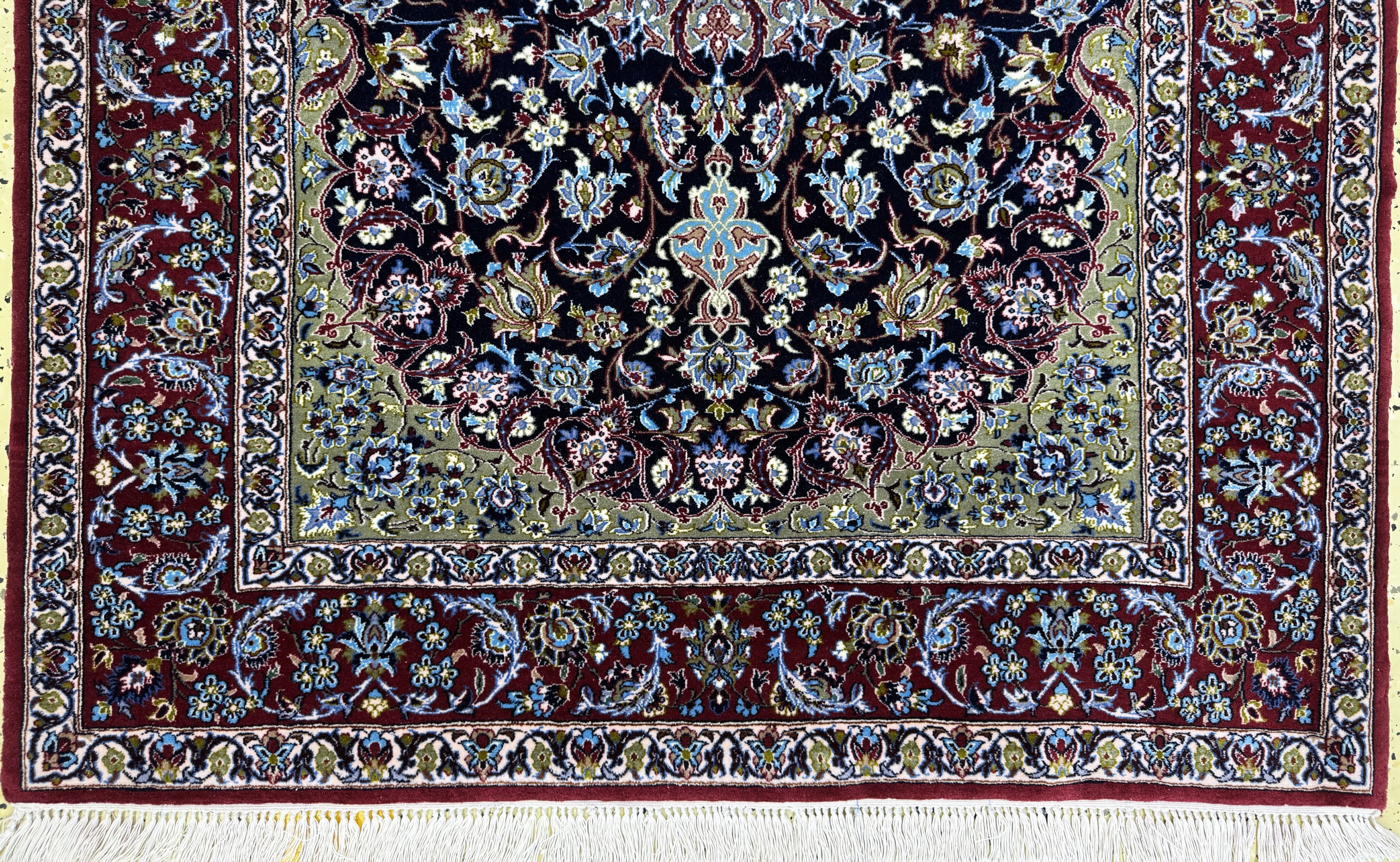 Detail a: Esfahan fein, Persien, Mitte 20.Jhd, Korkwolle mit und auf Seide, ca. 164 x 115 cm,EHZ: 1-2