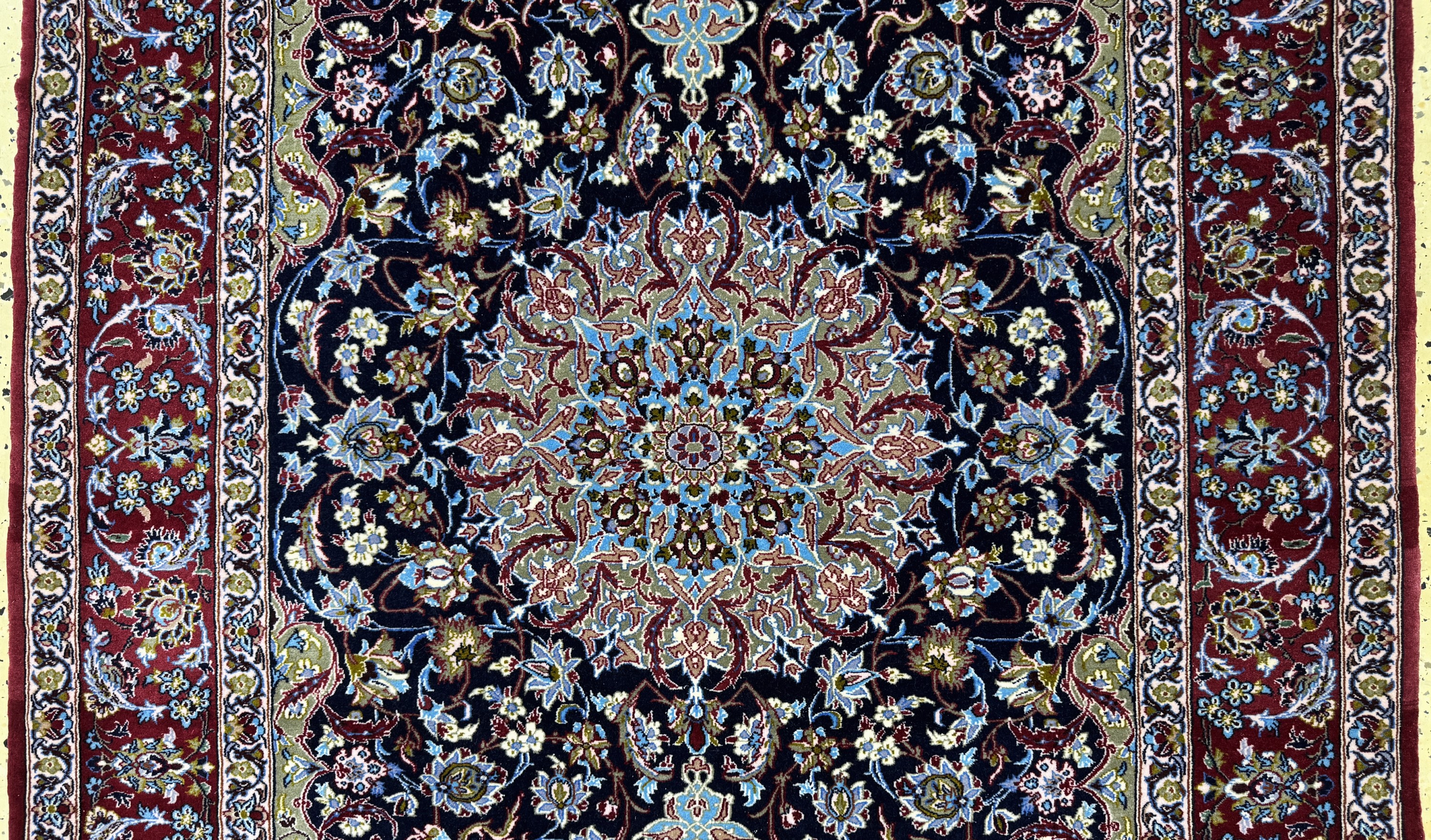 Detail b: Esfahan fein, Persien, Mitte 20.Jhd, Korkwolle mit und auf Seide, ca. 164 x 115 cm,EHZ: 1-2