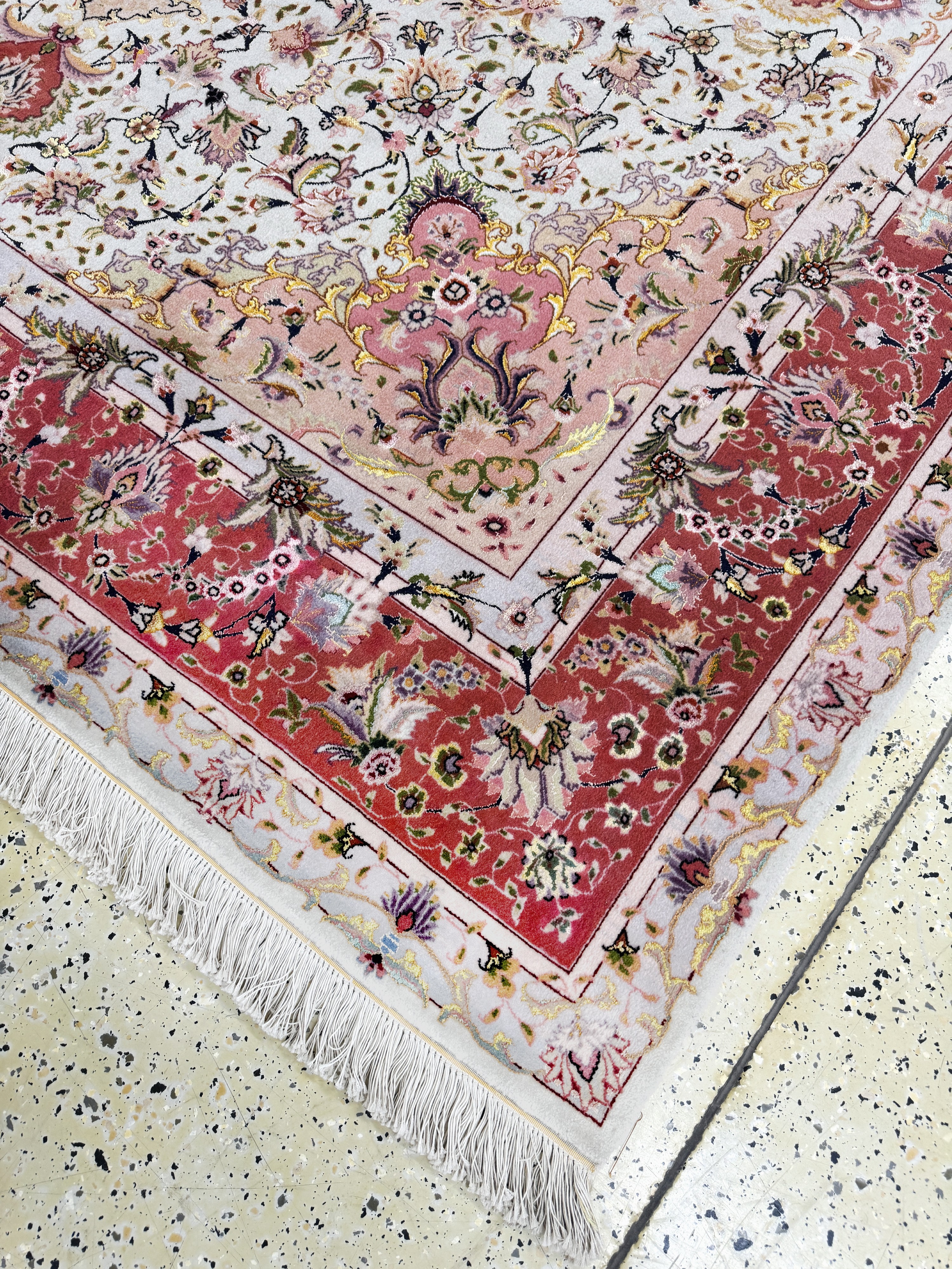 Detail f: Täbriz fein(50 Raj), Persien, Ende 20.Jhd, Korkwolle mit Seide, ca. 250 x 250 cm, ca. 500.000 Kn/qm, gereinigt, EHZ: 1-2