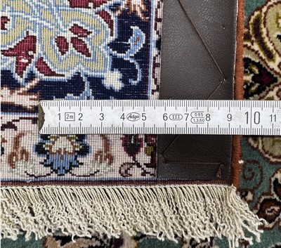 27051271f - Esfahan fein, Persien, Mitte 20.Jhd, Korkwolle auf Seide, ca. 174 x 115 cm, ca. 1,0Mio. ...